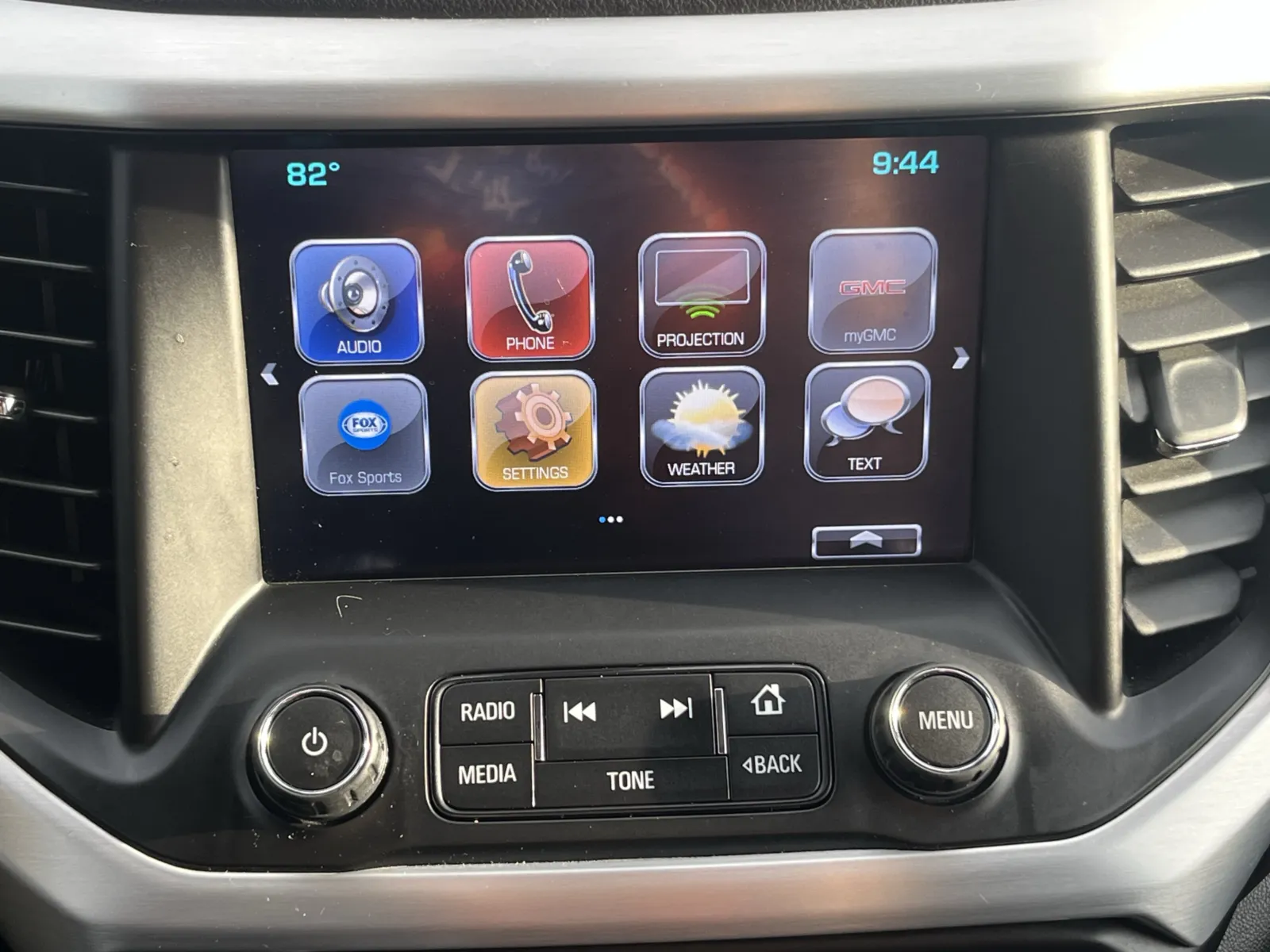 GMC Acadia photo 6