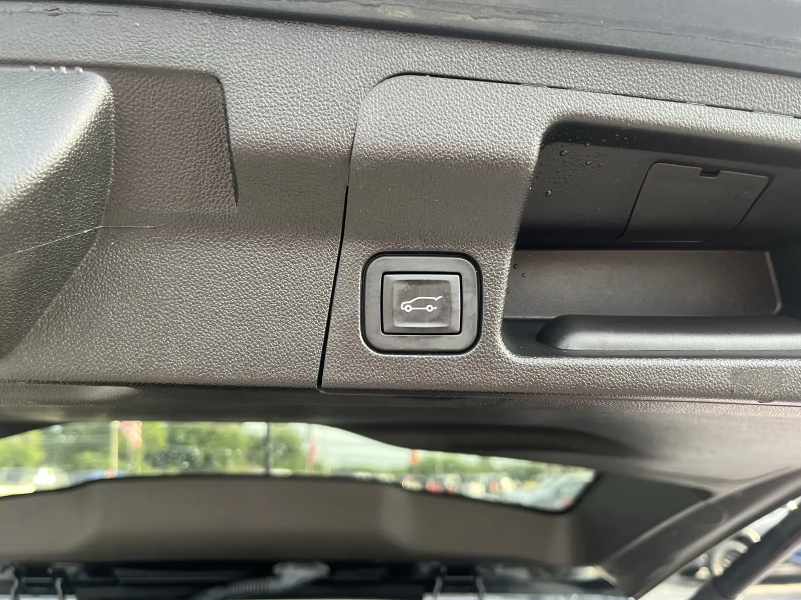 GMC Acadia photo 13