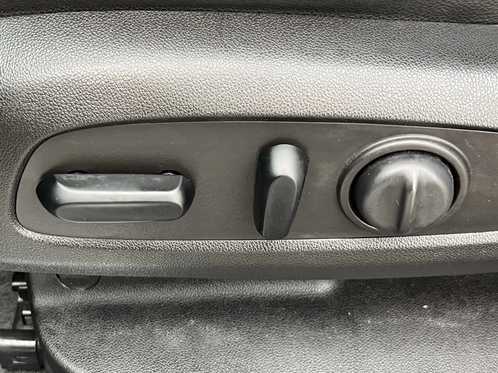 GMC Acadia photo 26