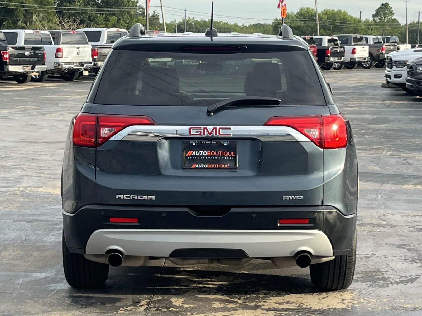 GMC Acadia photo 7