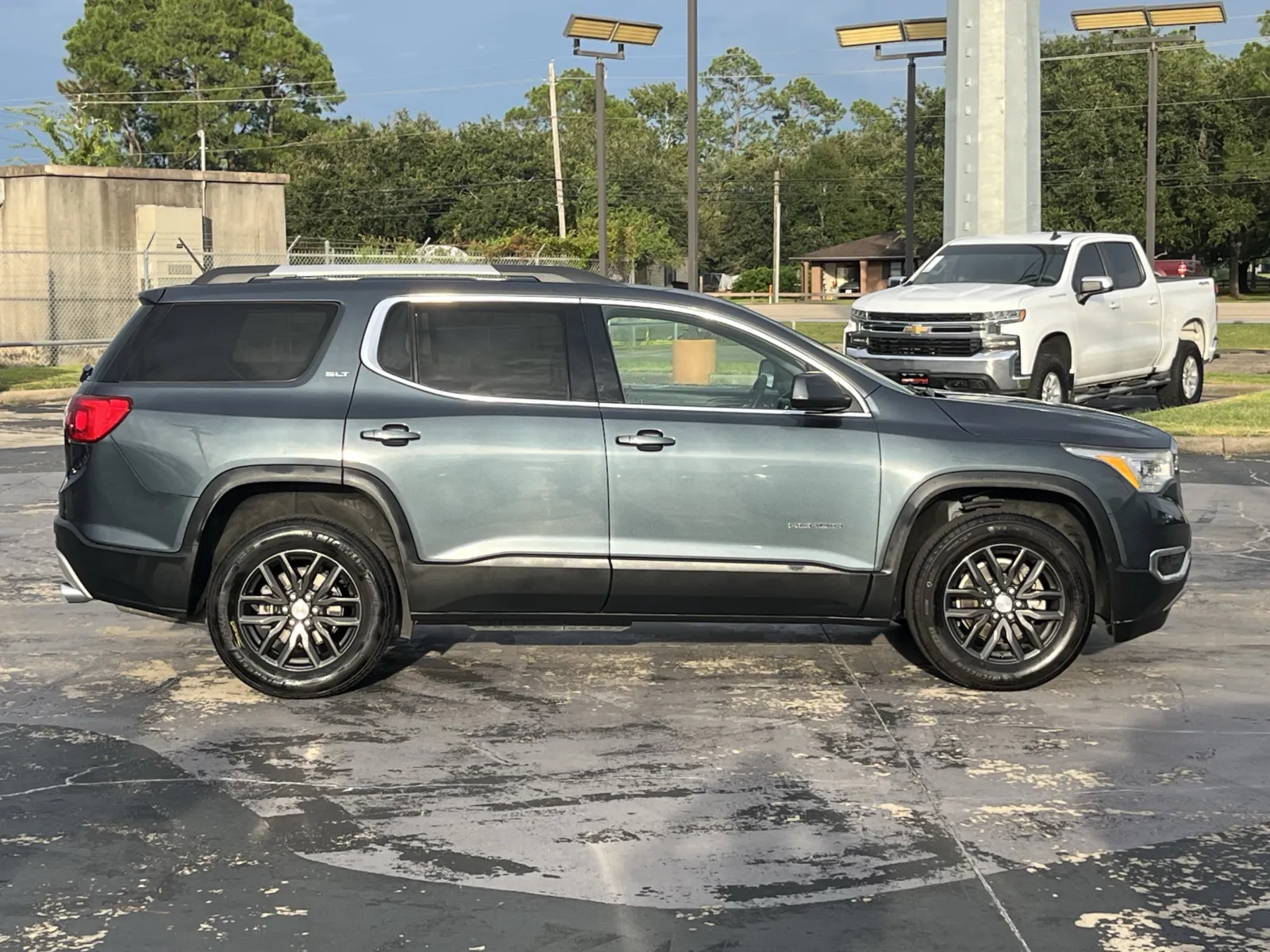 GMC Acadia photo 10