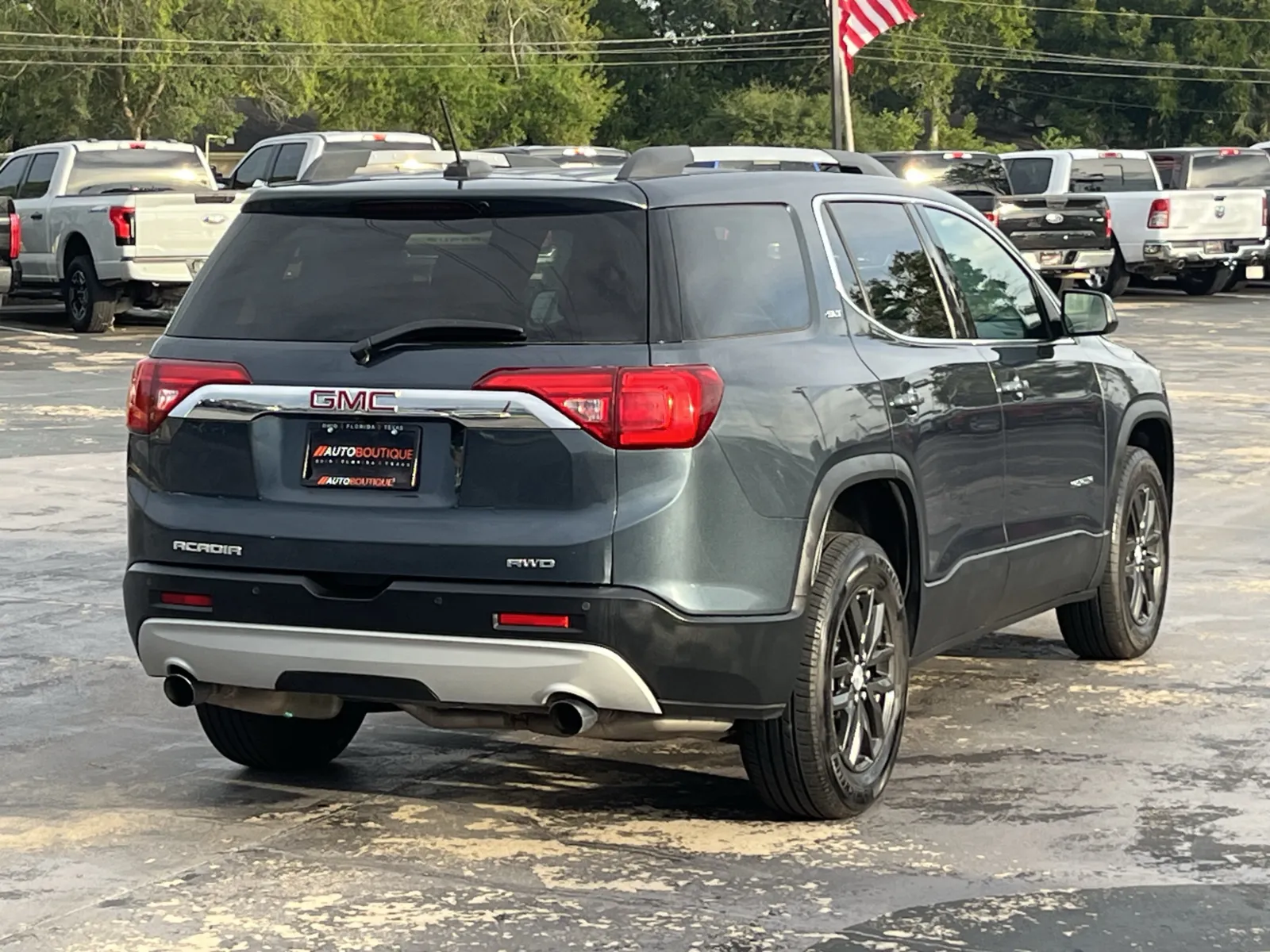 GMC Acadia photo 8