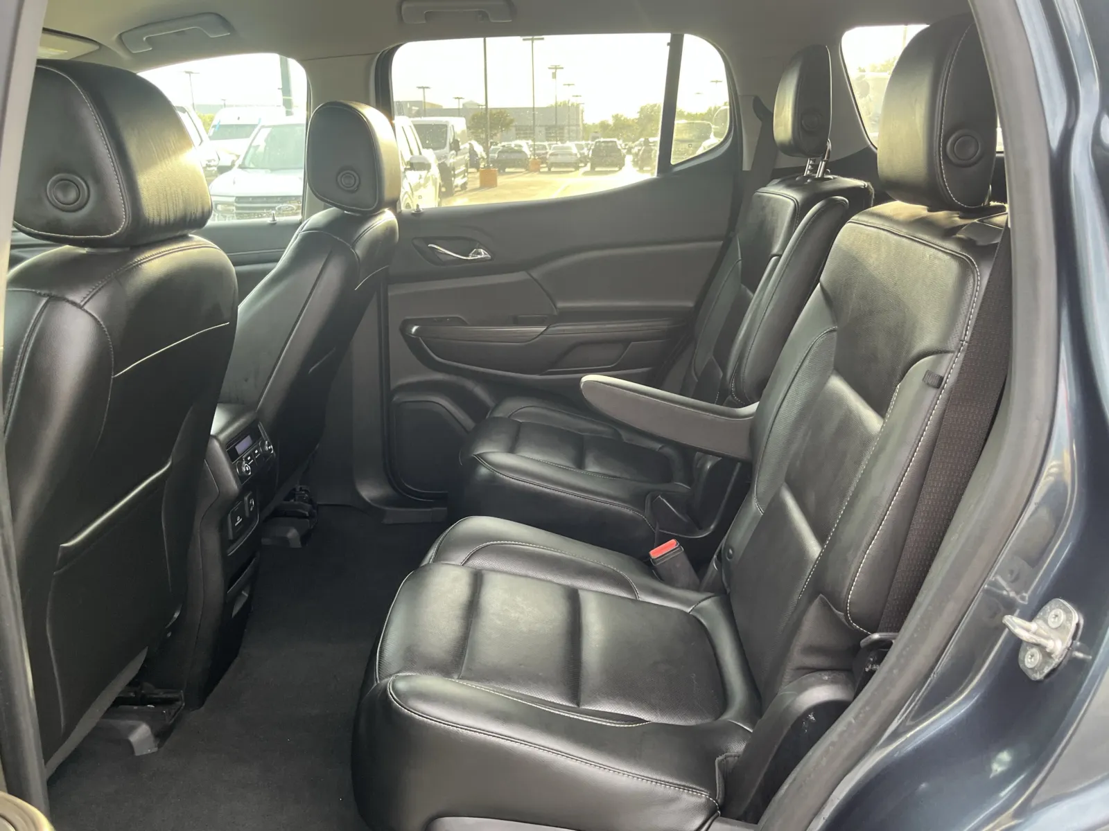 GMC Acadia photo 30