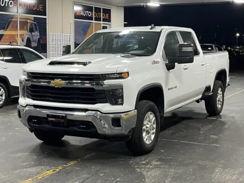 Another view of 2024 Chevrolet Silverado 2500 HD LT for sale in Alvin, TX at Auto Boutique Texas