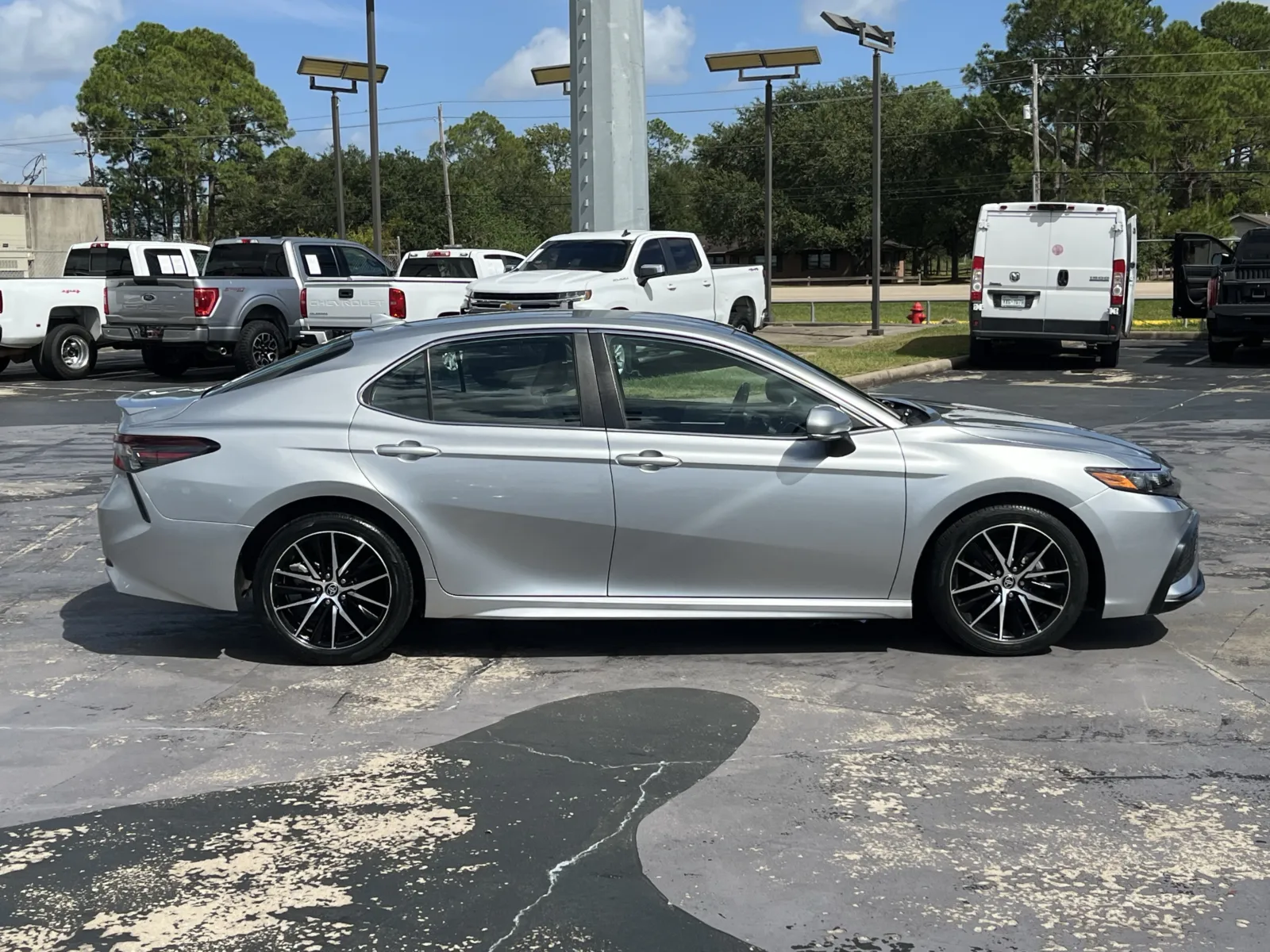 Toyota Camry photo 10