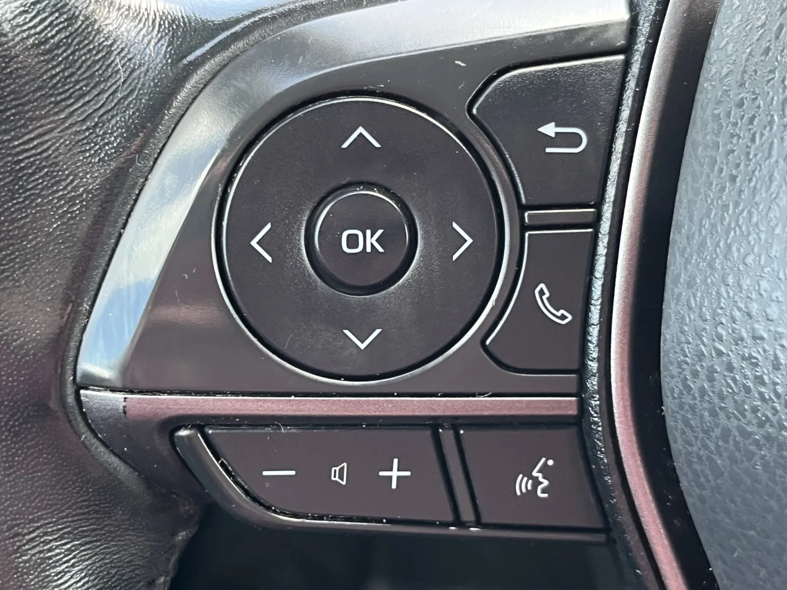 Toyota Camry photo 16