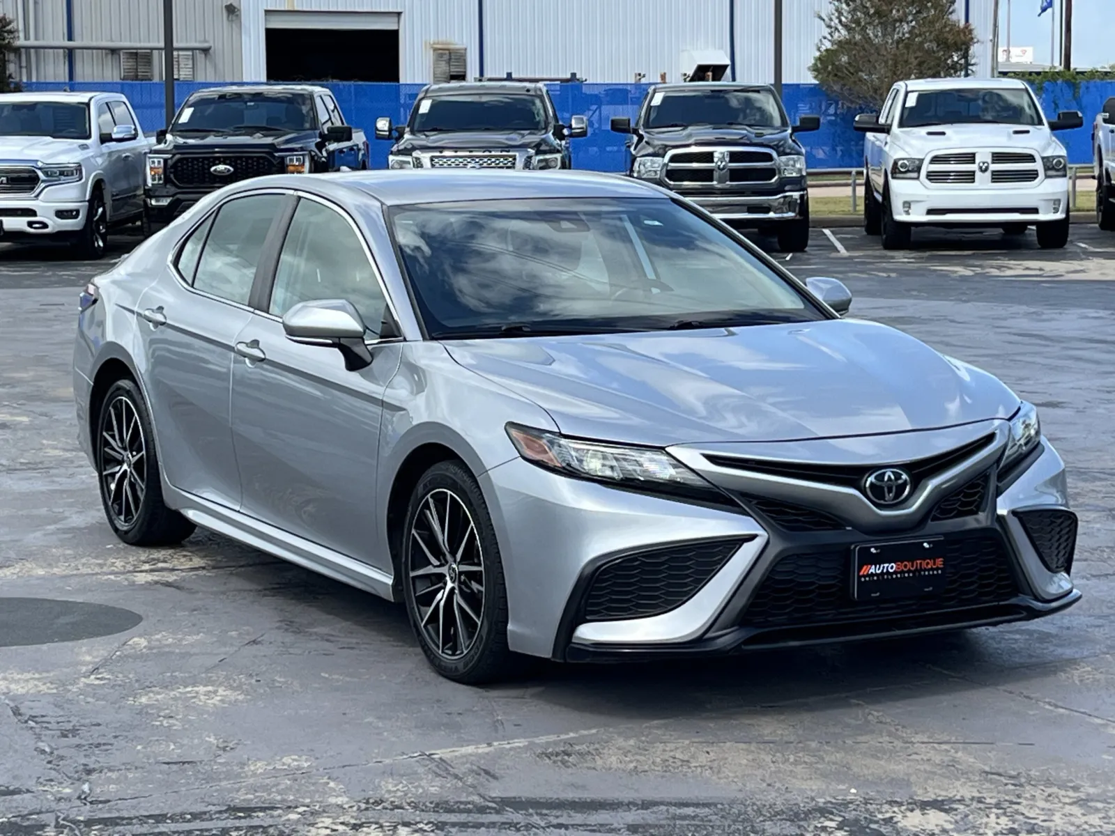 Toyota Camry photo 3