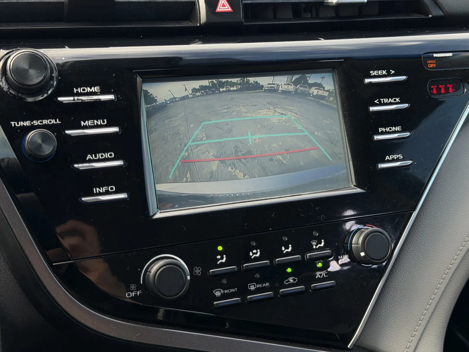 Toyota Camry photo 10