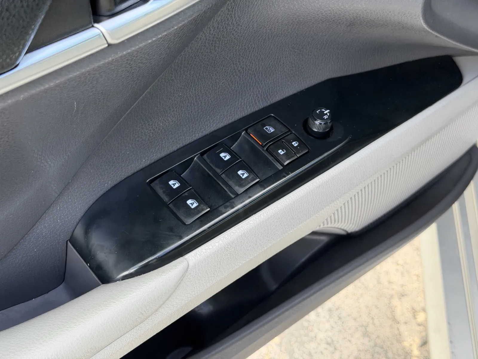 Toyota Camry photo 11