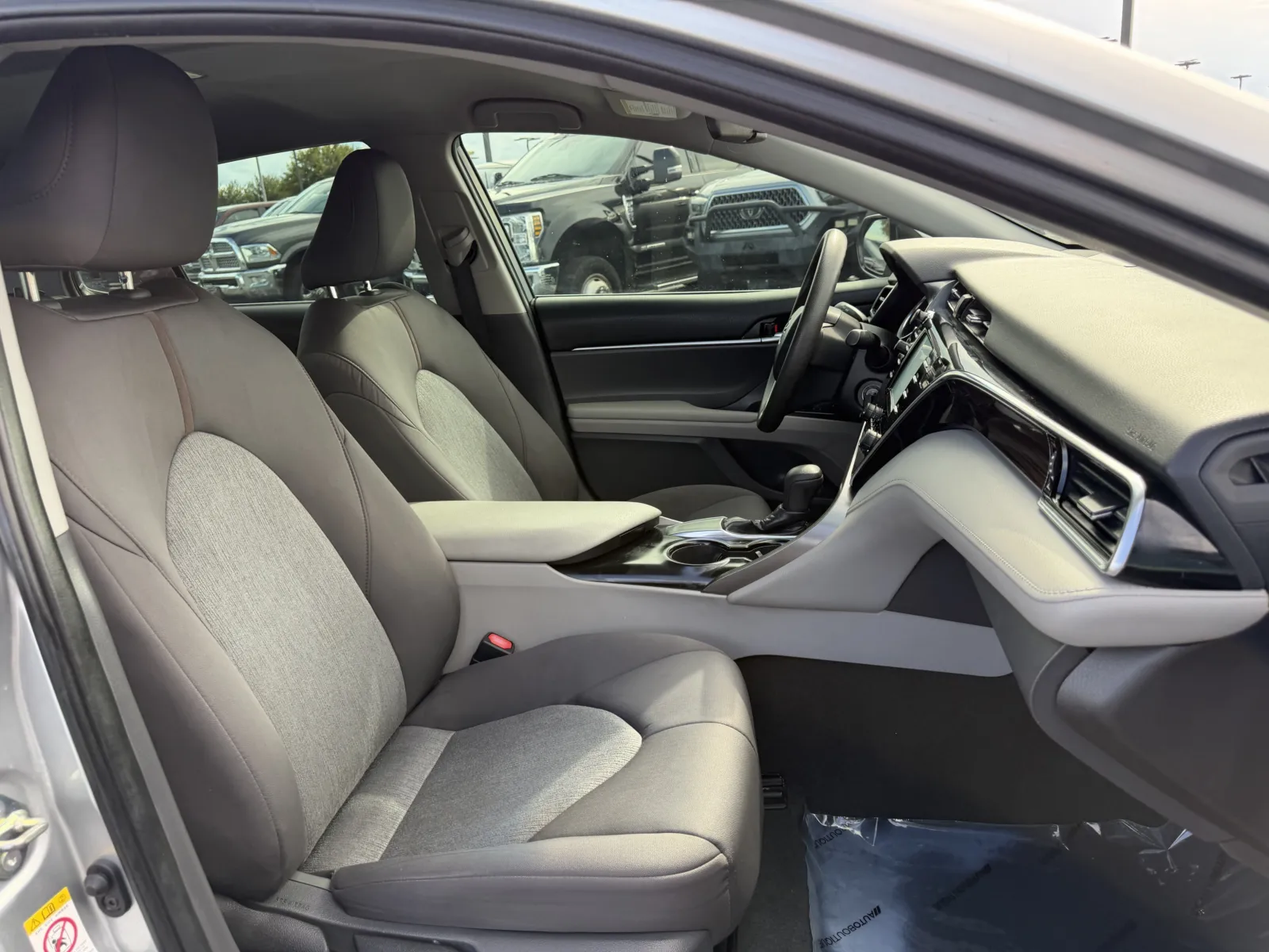 Toyota Camry photo 19