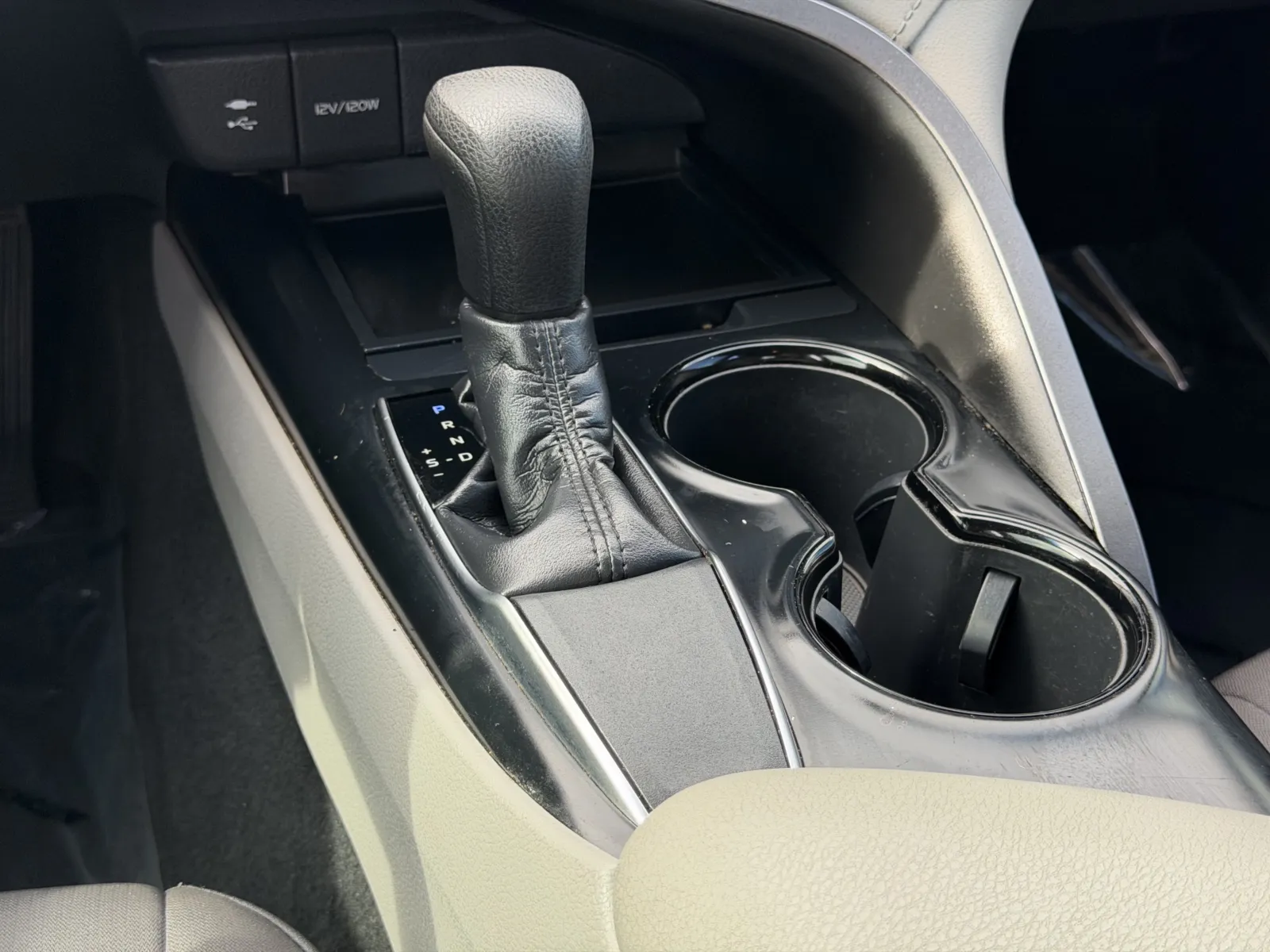 Toyota Camry photo 23