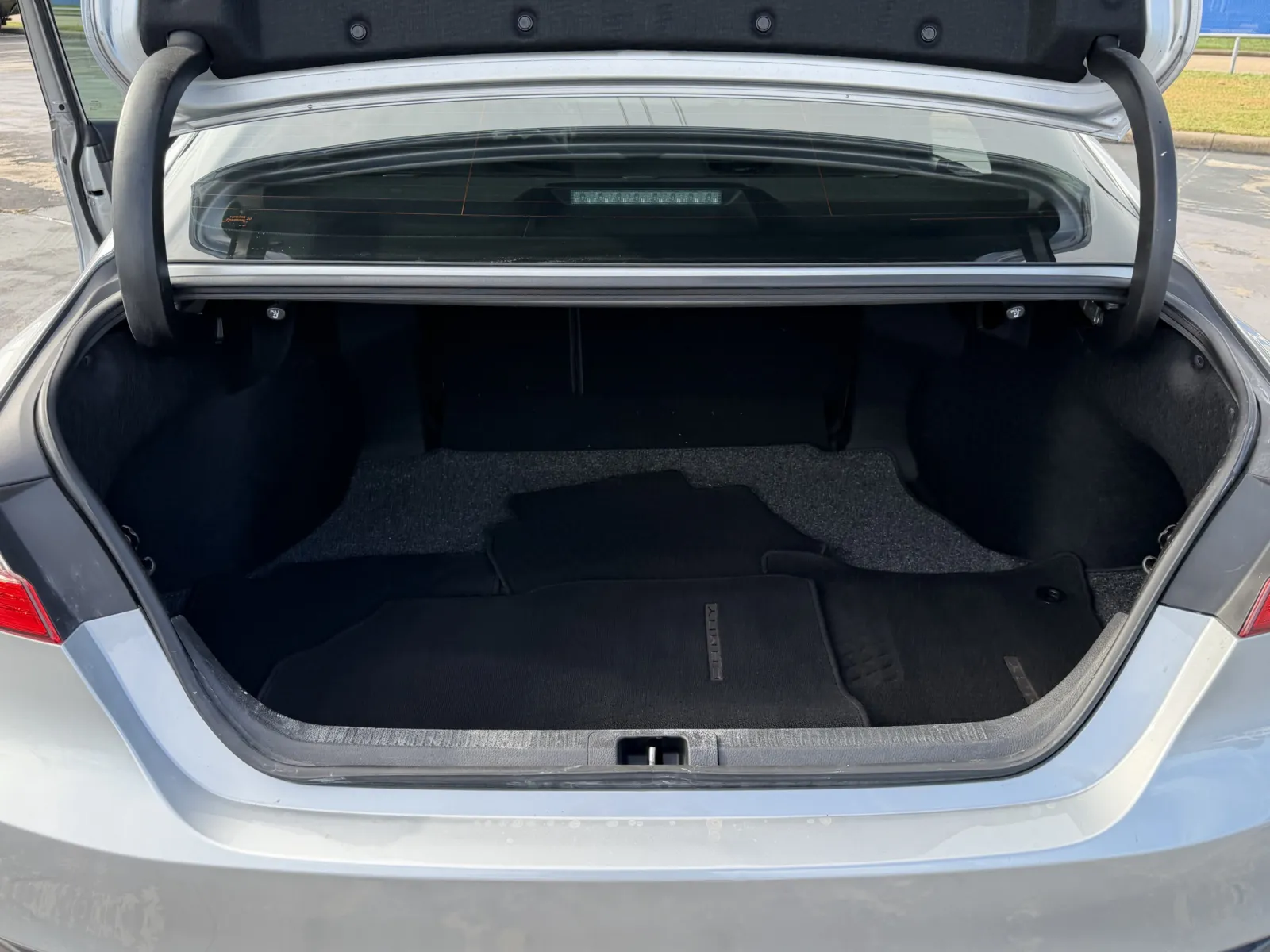 Toyota Camry photo 25