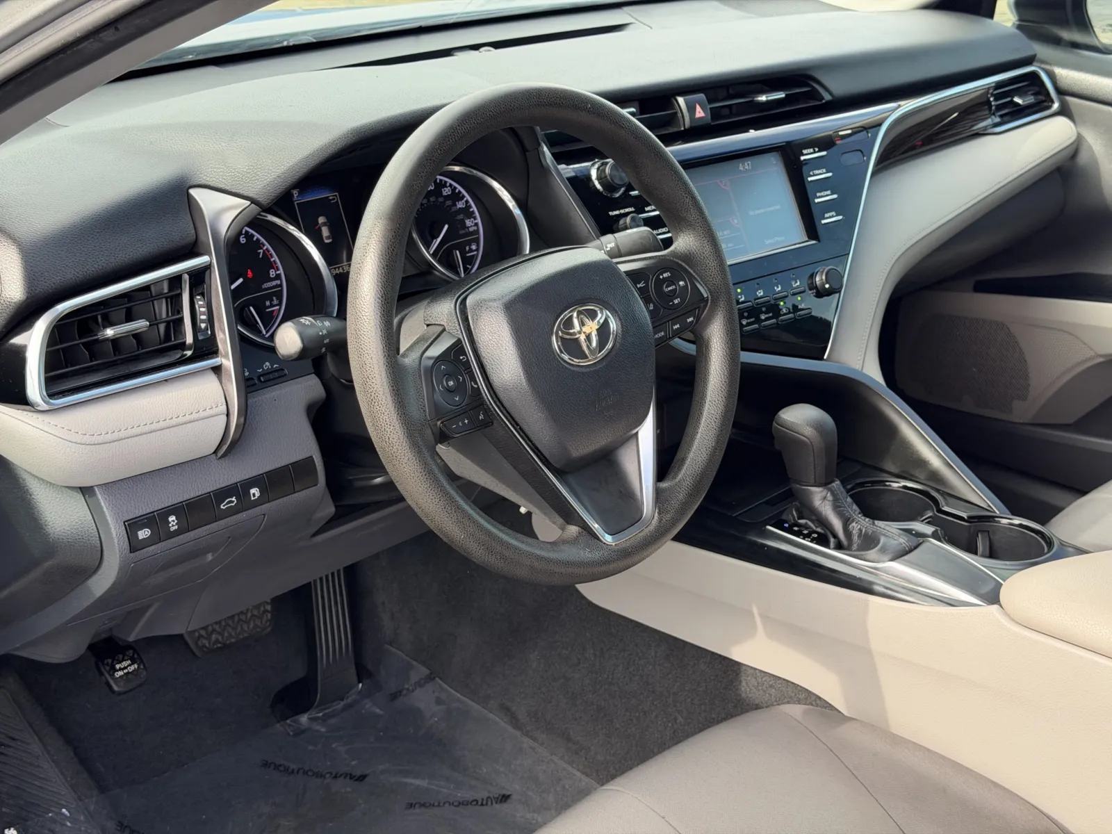 Toyota Camry photo 16