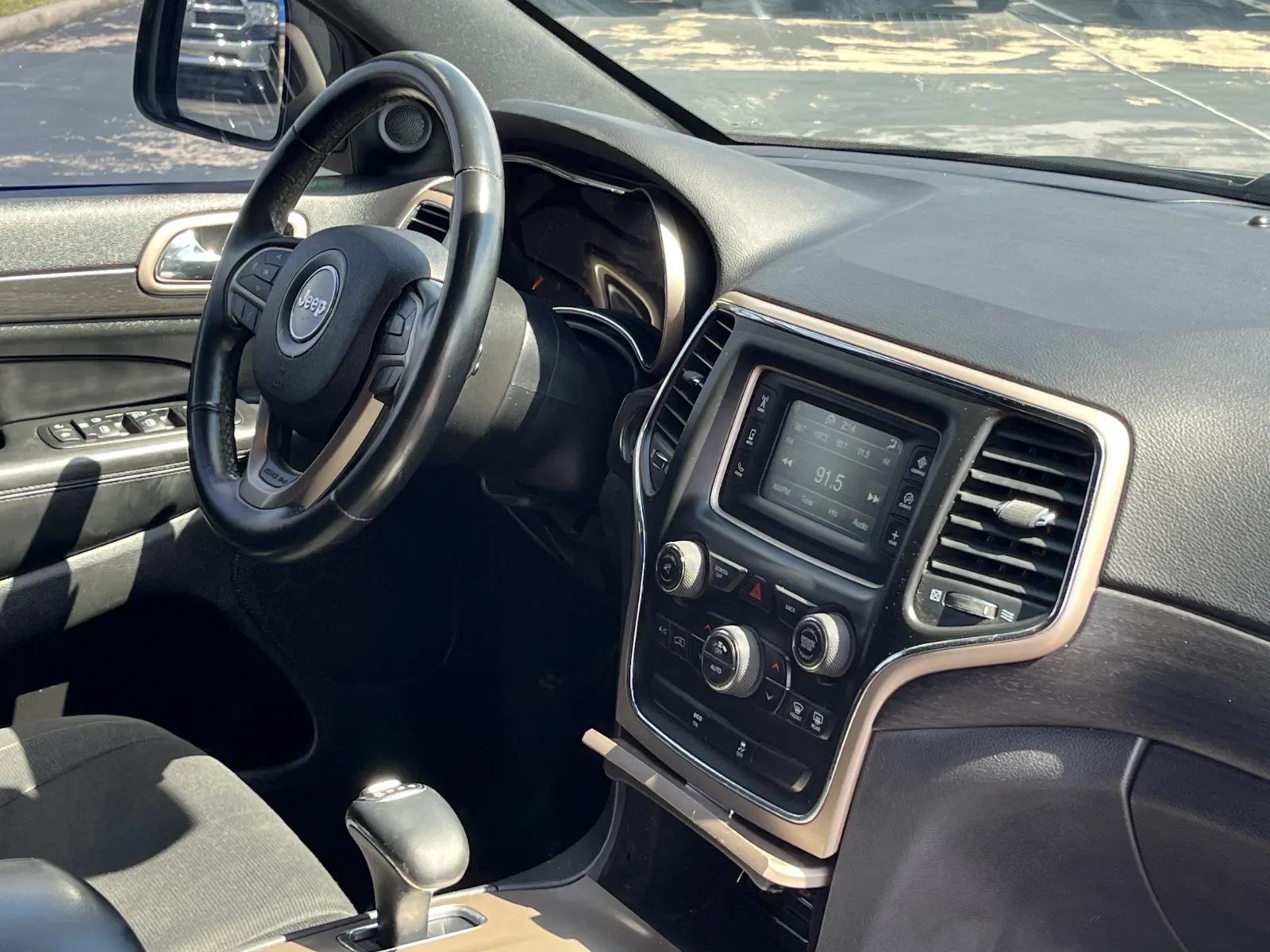 Jeep Grand Cherokee photo 13