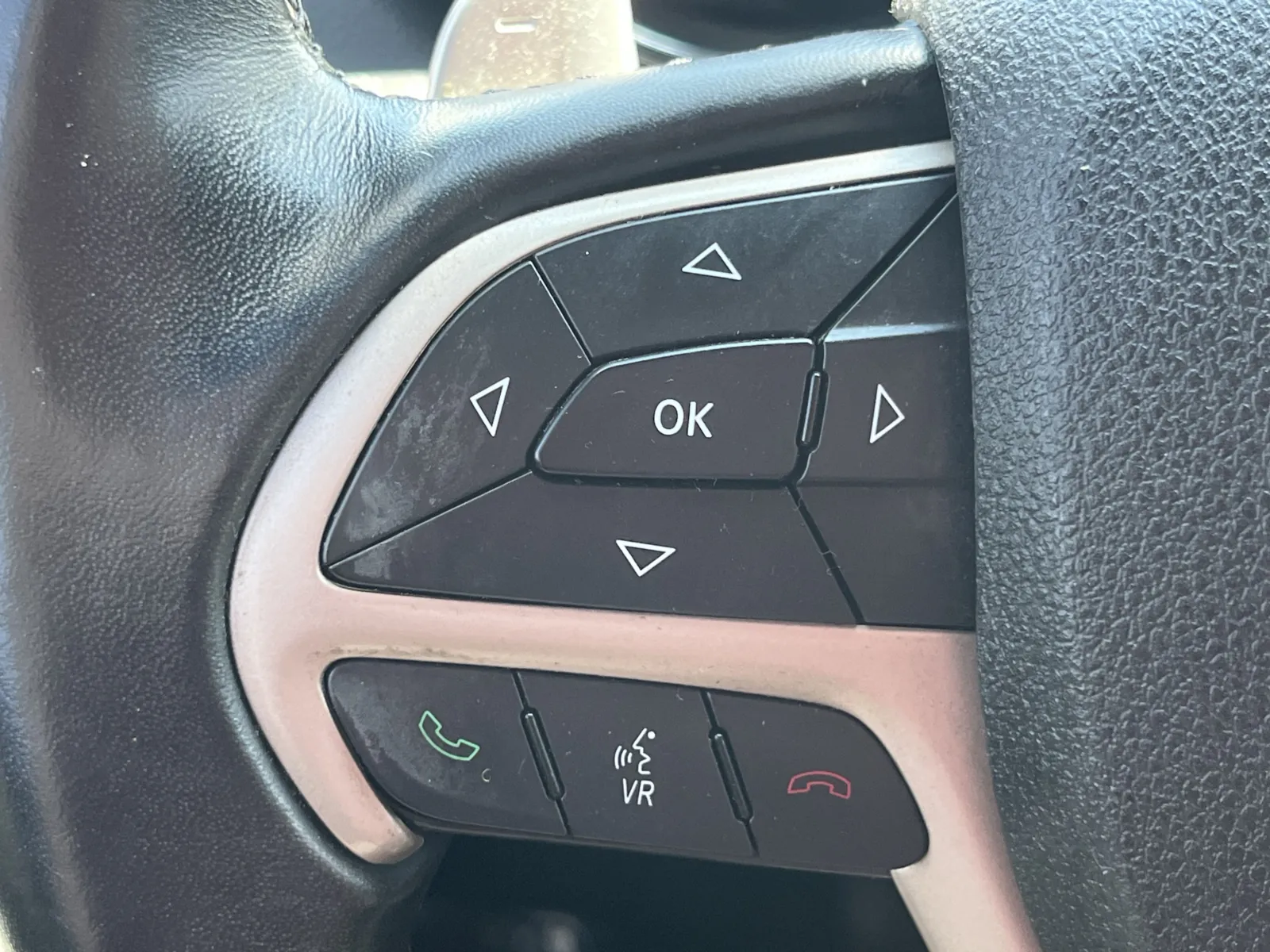 Jeep Grand Cherokee photo 16