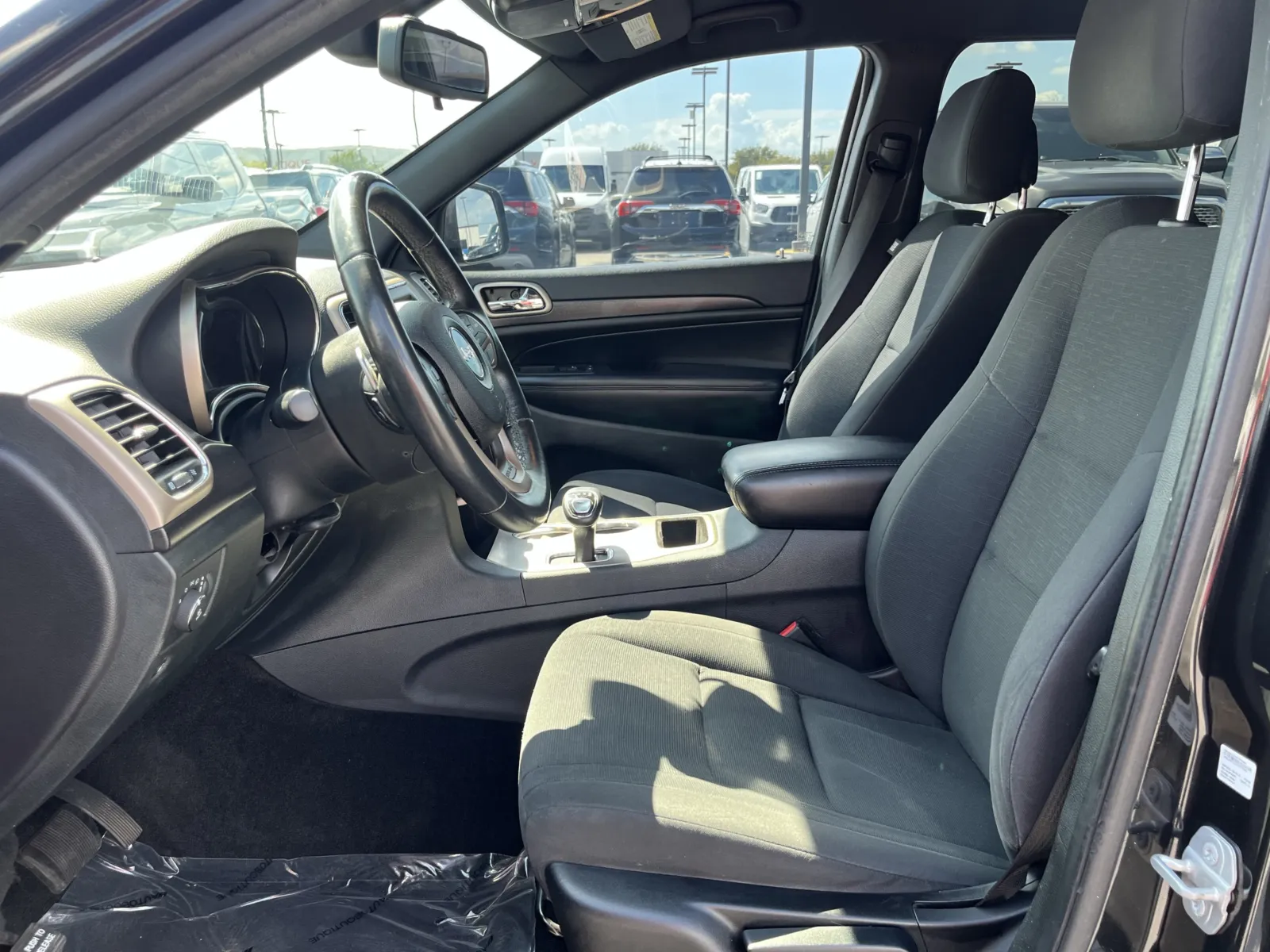 Jeep Grand Cherokee photo 24