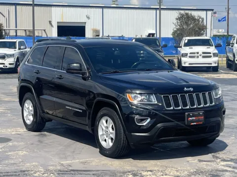 Another view of 2015 Jeep Grand Cherokee Laredo for sale in Alvin, TX at Auto Boutique Texas