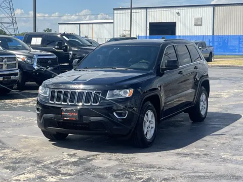 Photos of 2015 Jeep Grand Cherokee Laredo for sale in Alvin, TX at Auto Boutique Texas