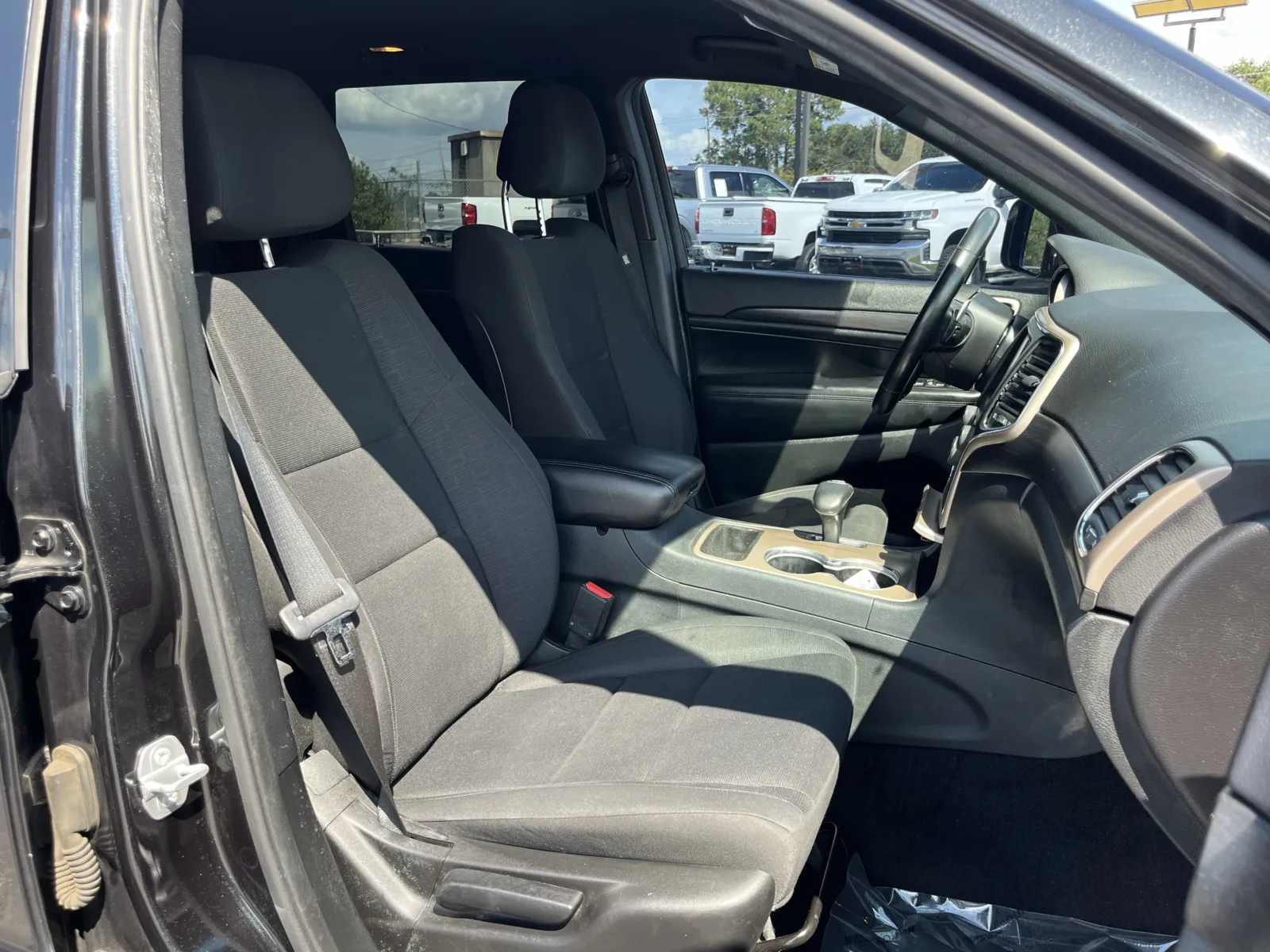 Jeep Grand Cherokee photo 25
