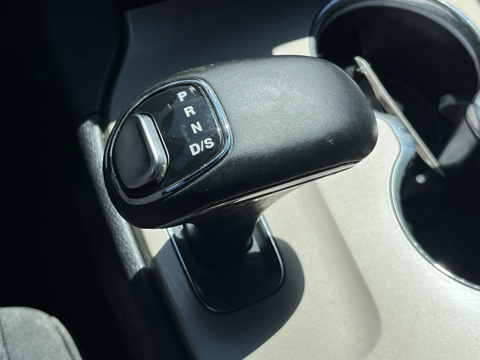 Jeep Grand Cherokee photo 19
