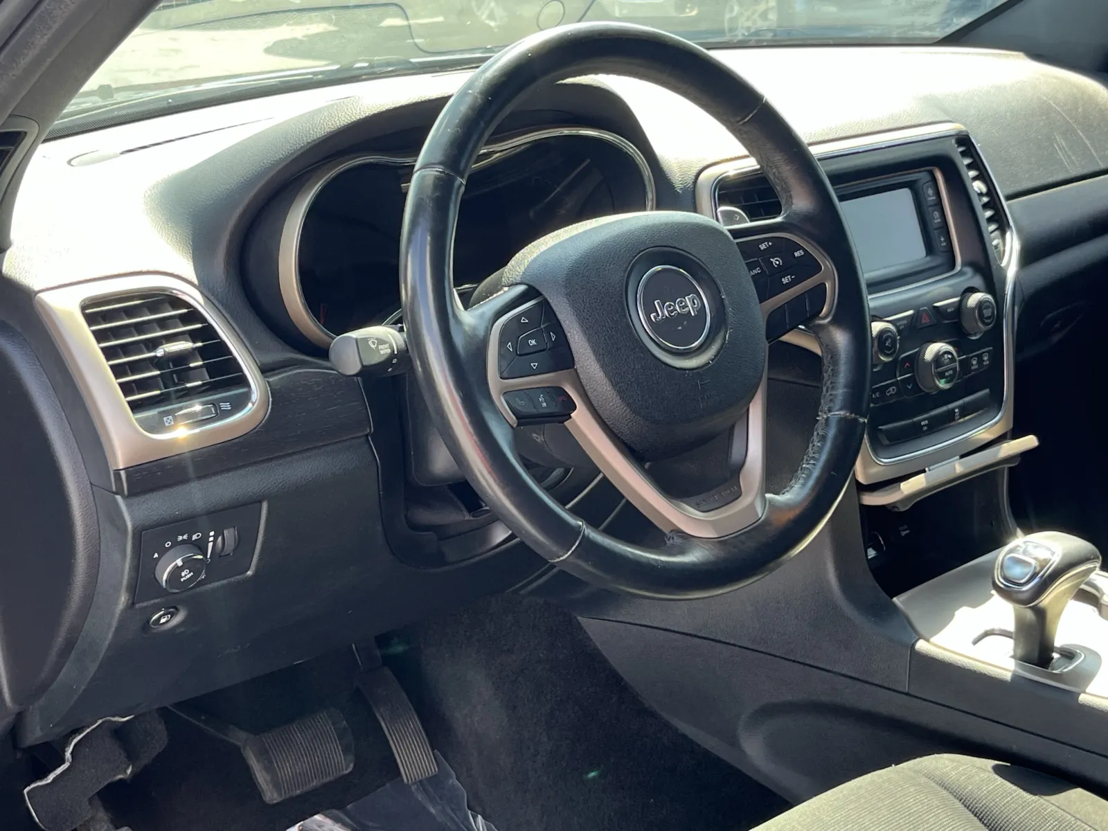Jeep Grand Cherokee photo 12