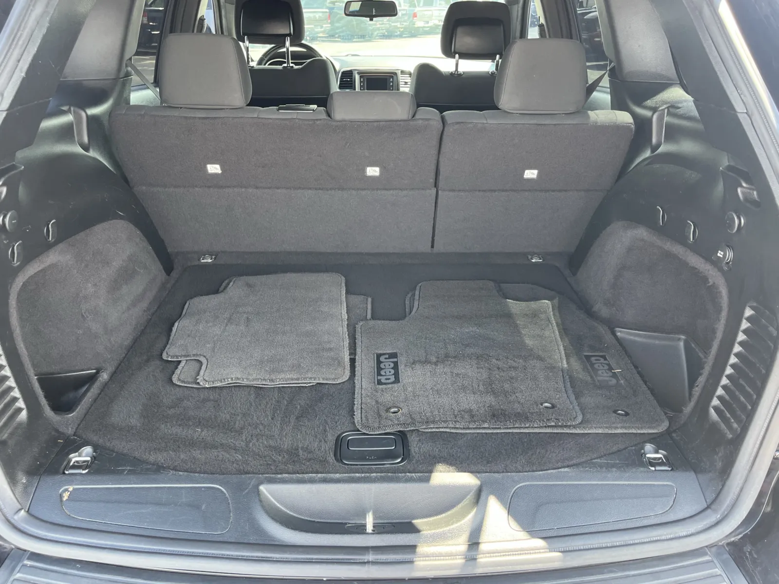 Jeep Grand Cherokee photo 10