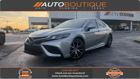 Silver 2023 Toyota Camry SE for sale in Alvin, TX