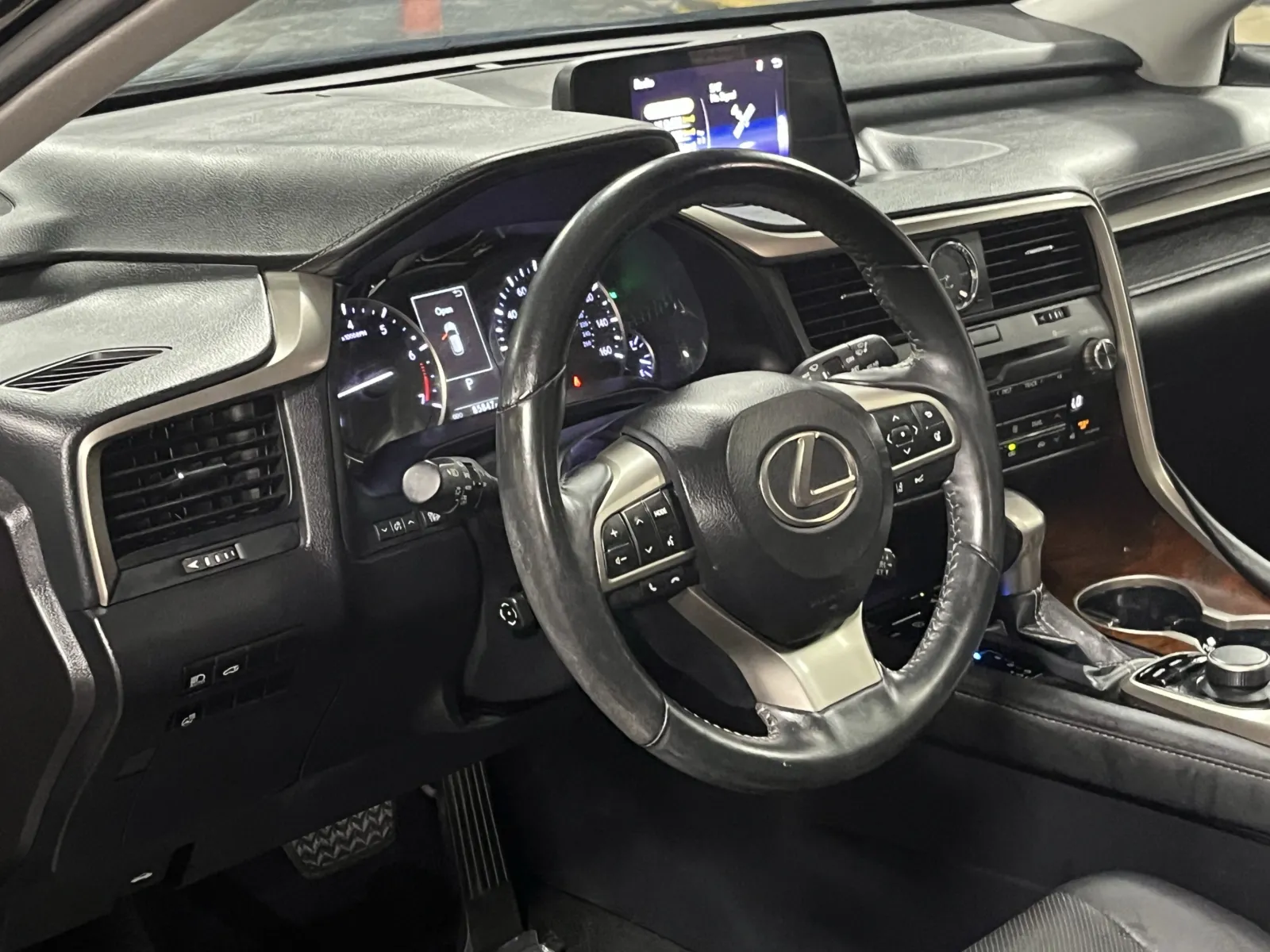 Lexus RX photo 16