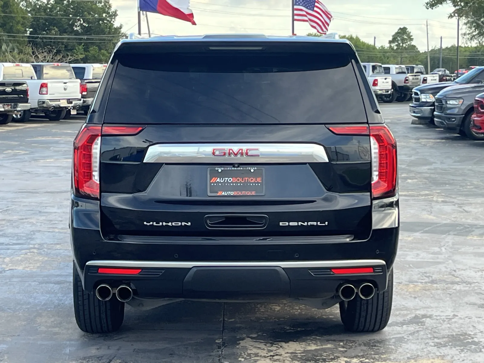 GMC Yukon XL photo 7
