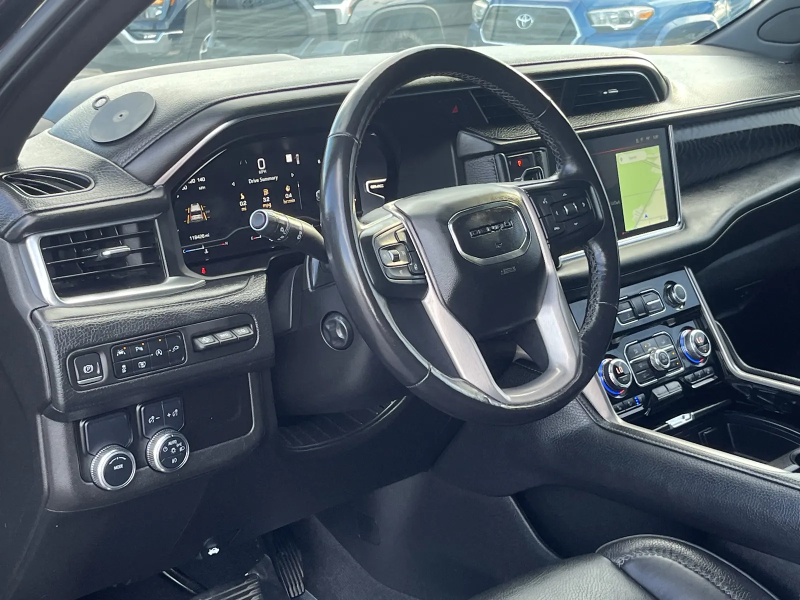 GMC Yukon XL photo 15