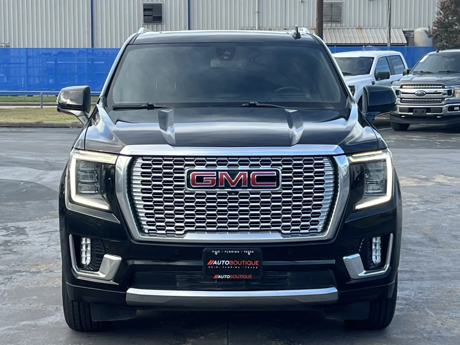 GMC Yukon XL photo 4