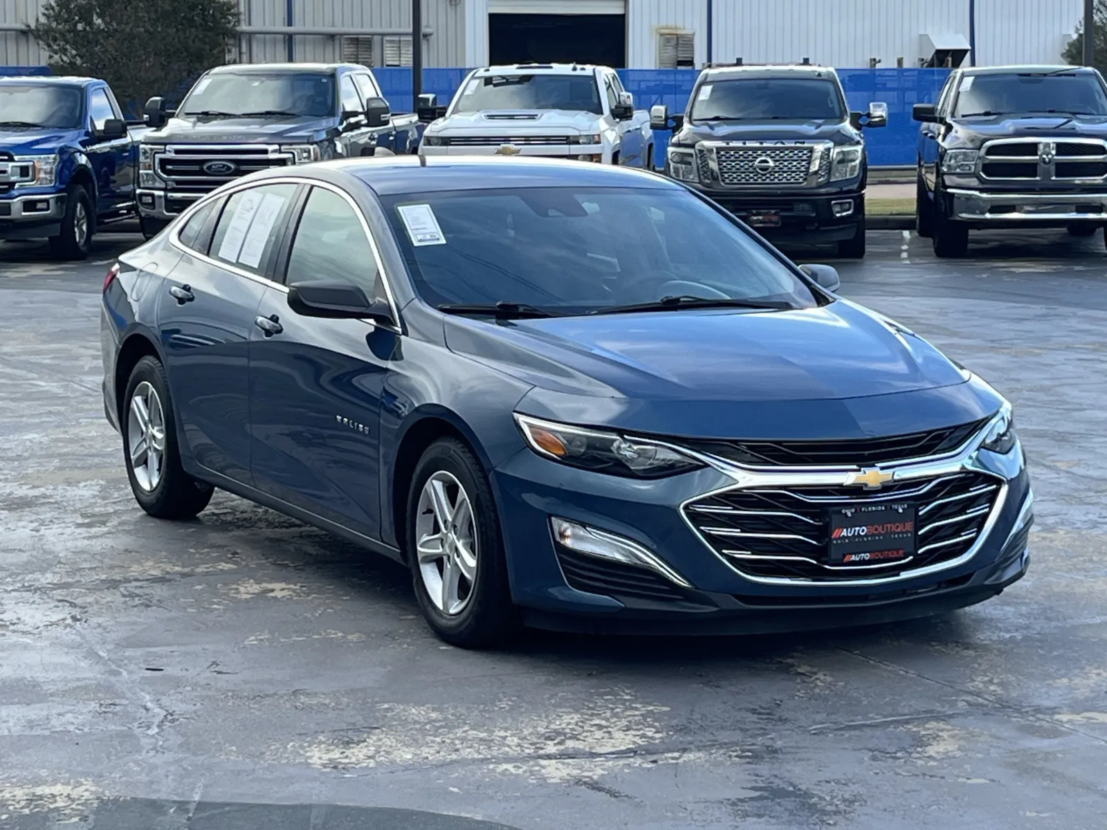 Chevrolet Malibu photo 3