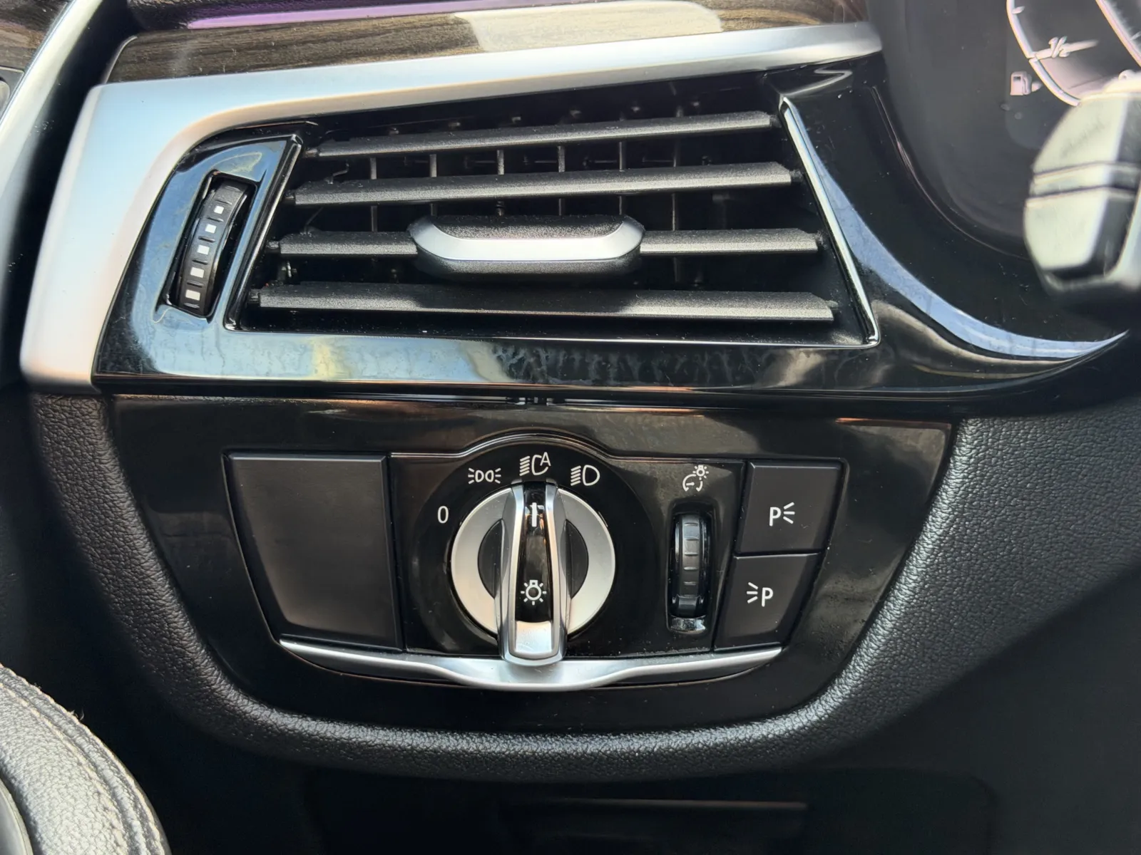 BMW 5 Series photo 28