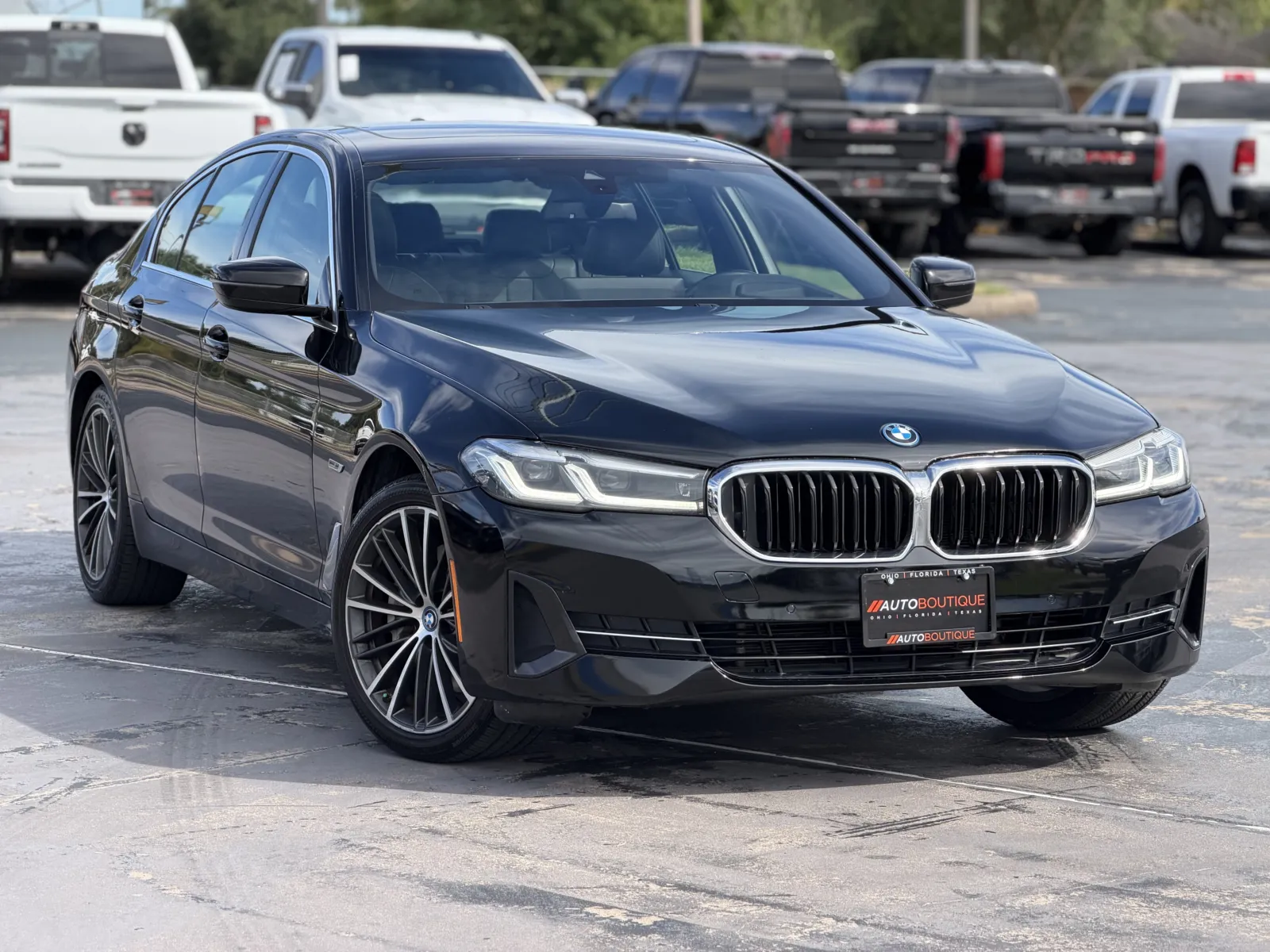 BMW 5 Series photo 2