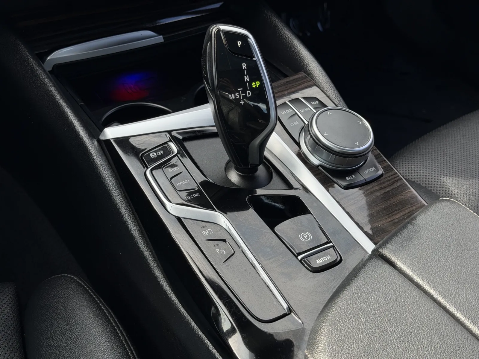 BMW 5 Series photo 29