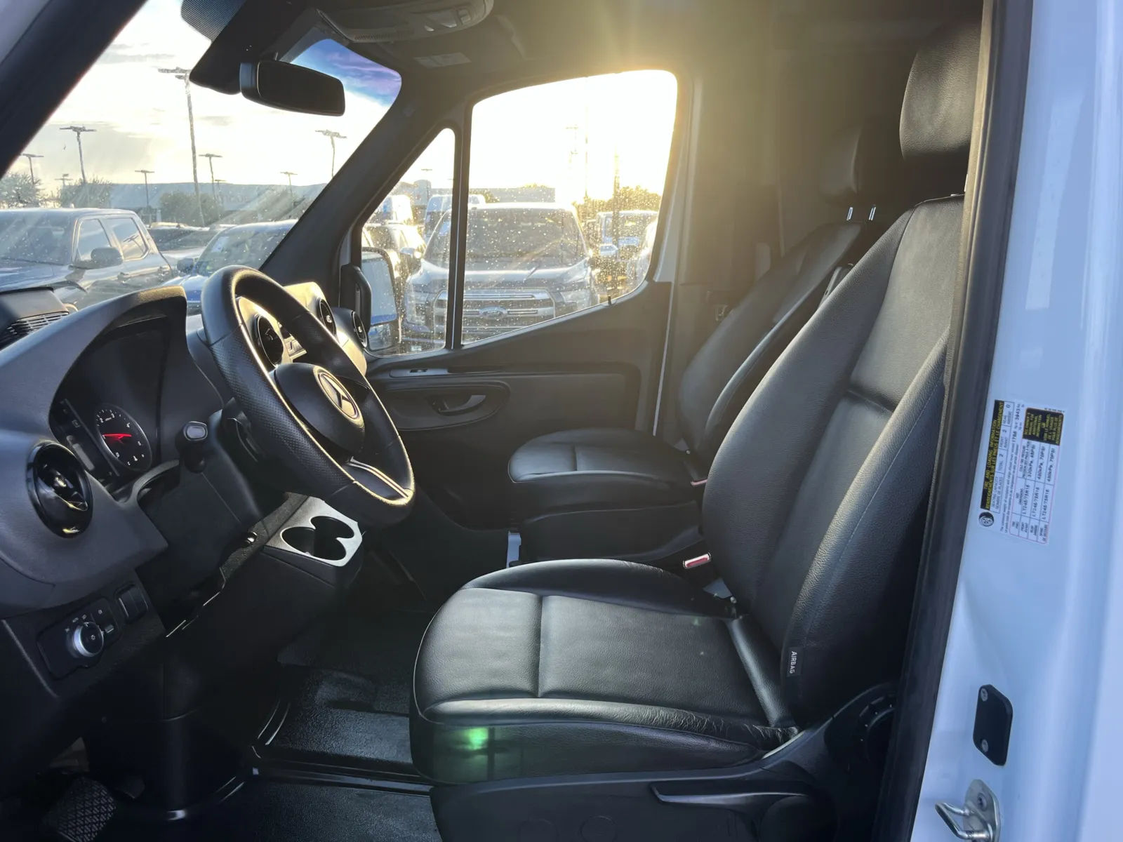 Mercedes-Benz Sprinter photo 24