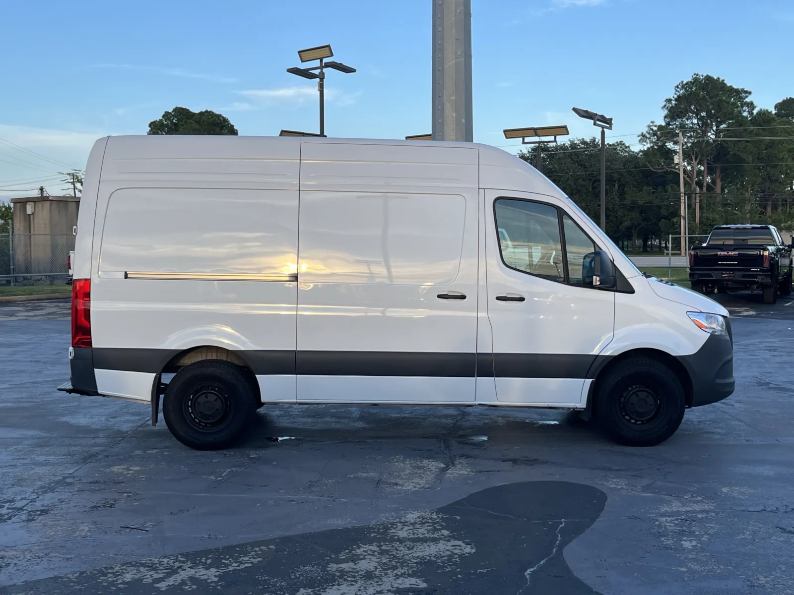 Mercedes-Benz Sprinter photo 9