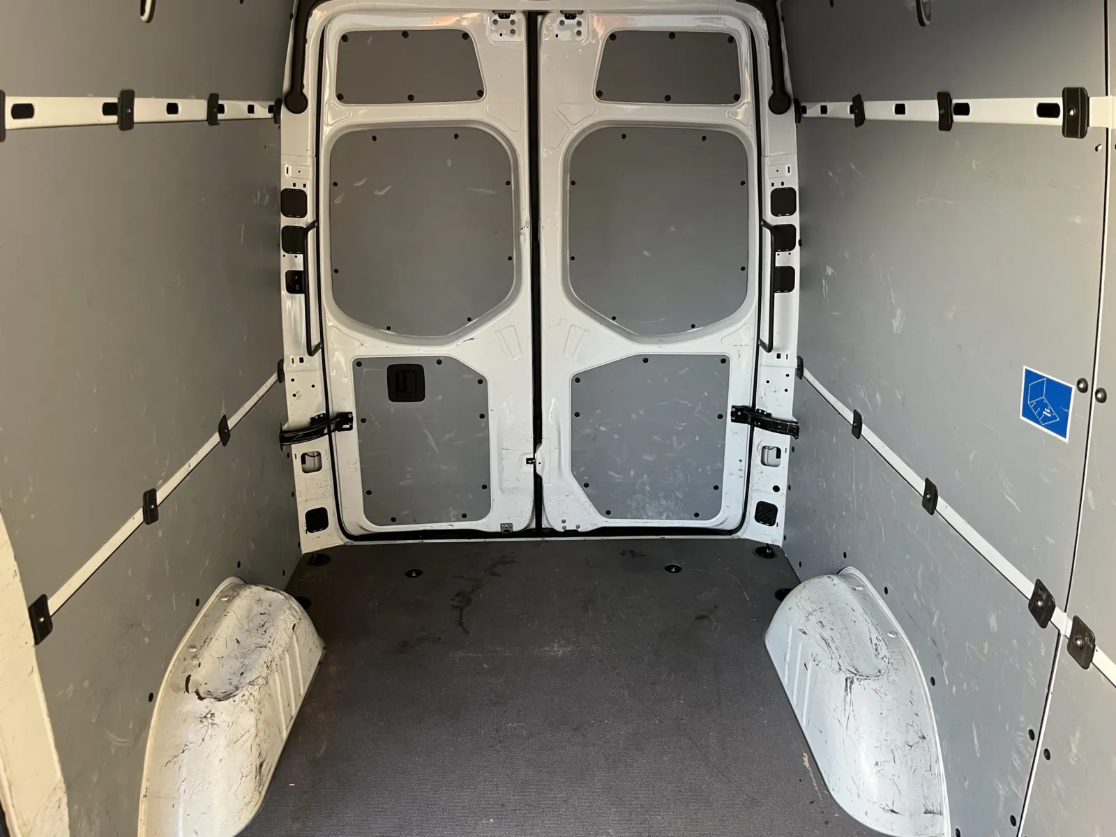 Mercedes-Benz Sprinter photo 26