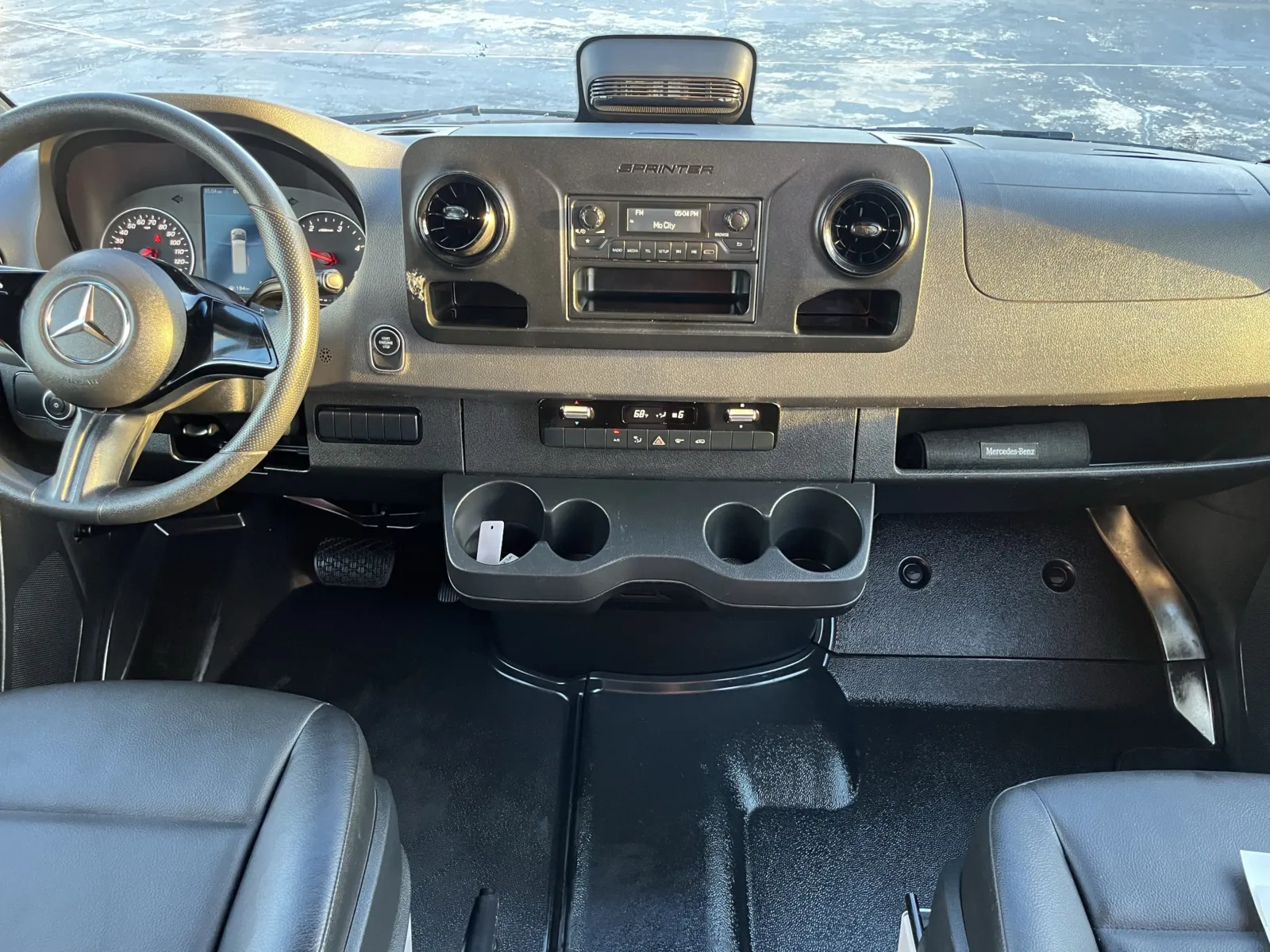 Mercedes-Benz Sprinter photo 22