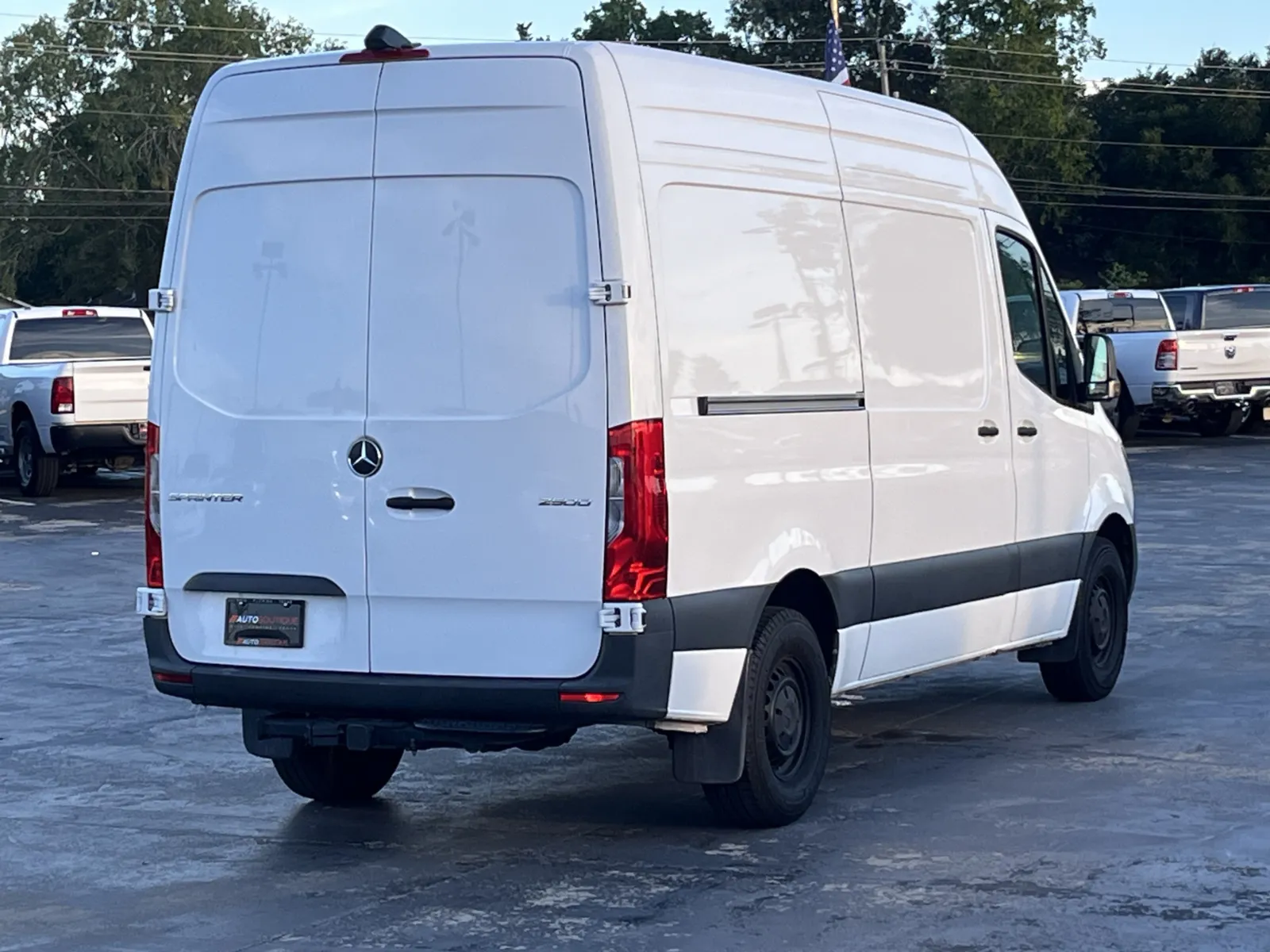 Mercedes-Benz Sprinter photo 7