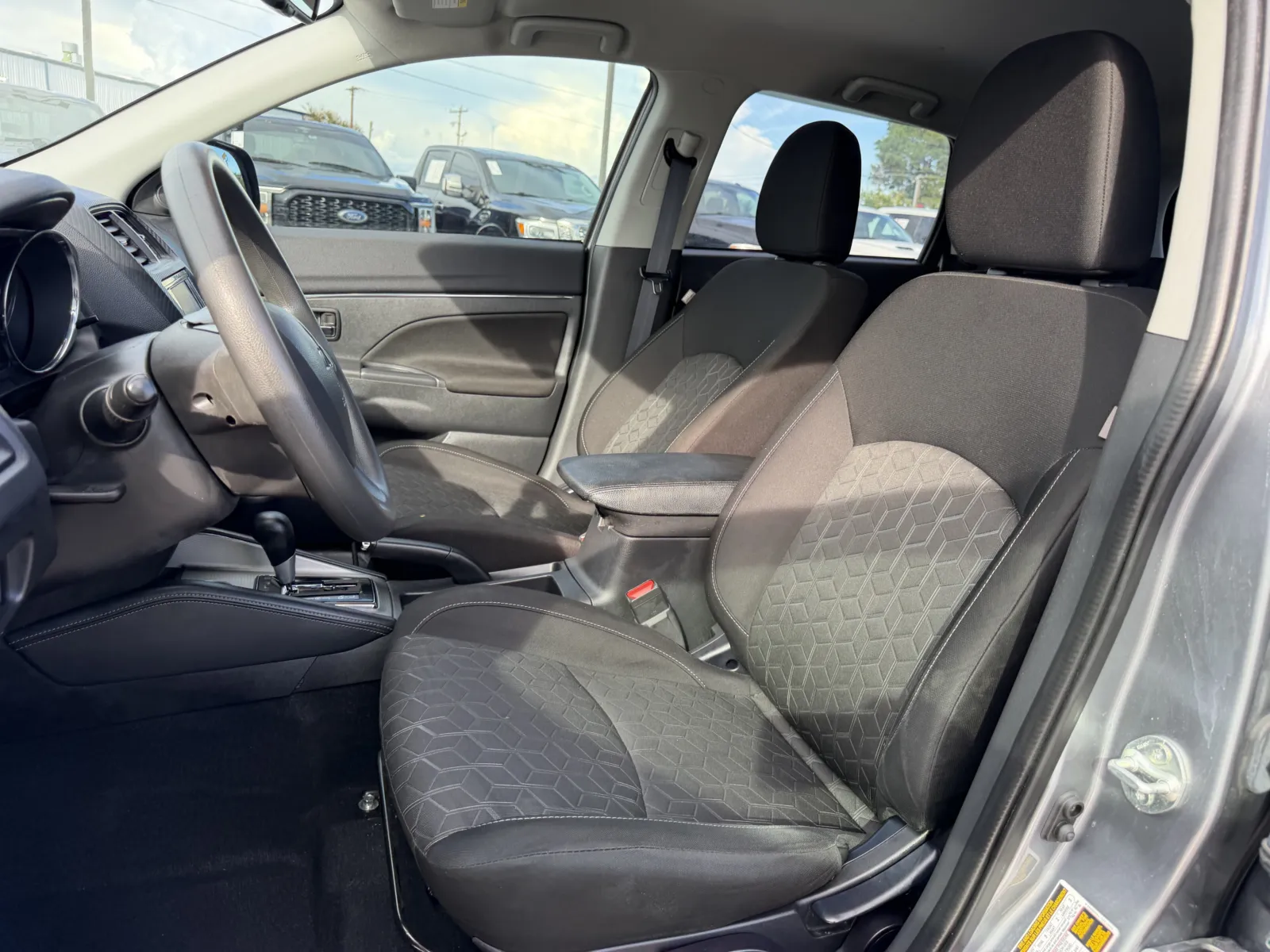 Mitsubishi Outlander Sport photo 22