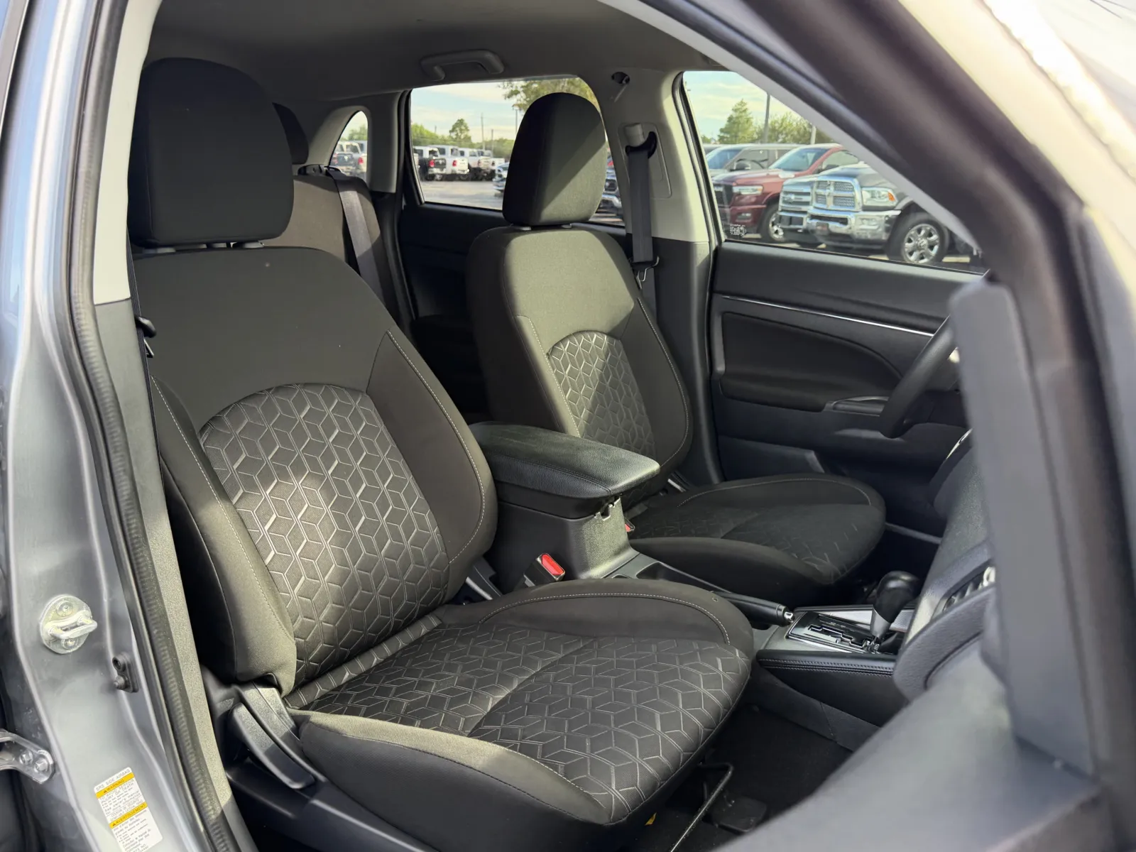 Mitsubishi Outlander Sport photo 23