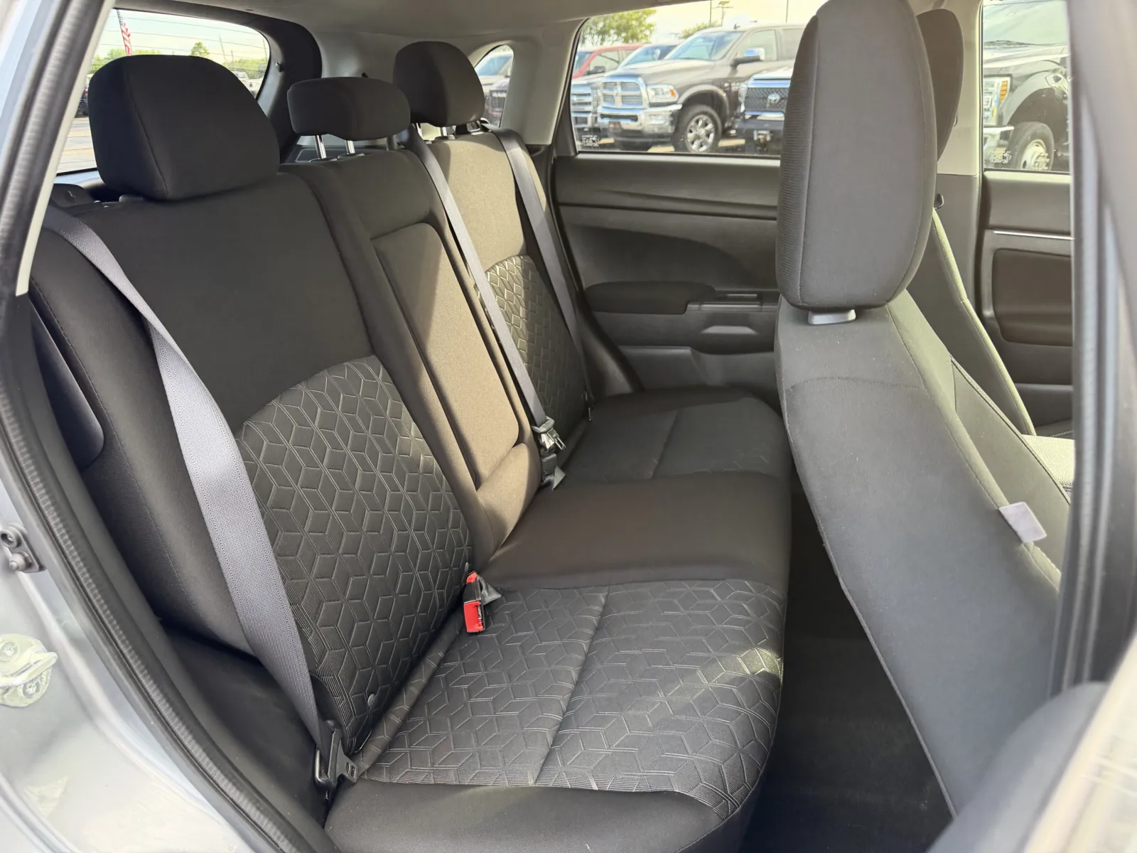 Mitsubishi Outlander Sport photo 24