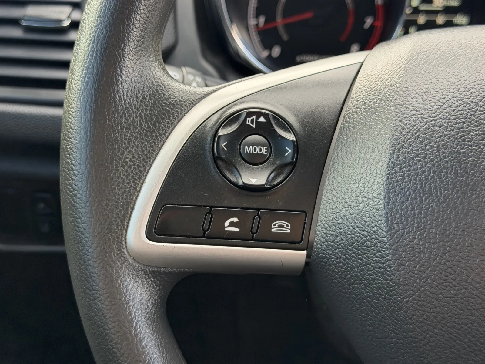 Mitsubishi Outlander Sport photo 13