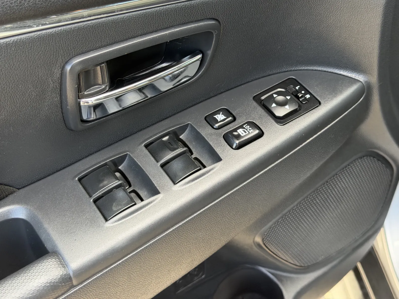 Mitsubishi Outlander Sport photo 21