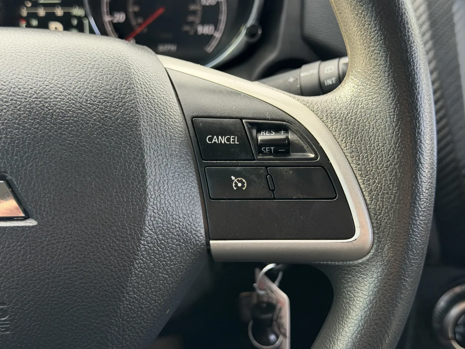 Mitsubishi Outlander Sport photo 14