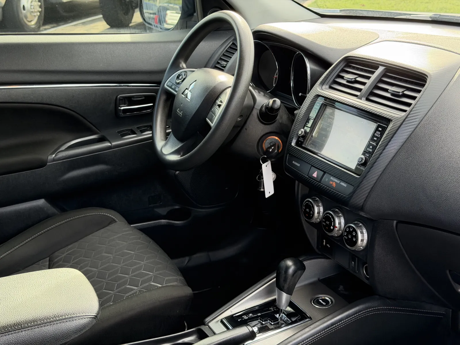 Mitsubishi Outlander Sport photo 10