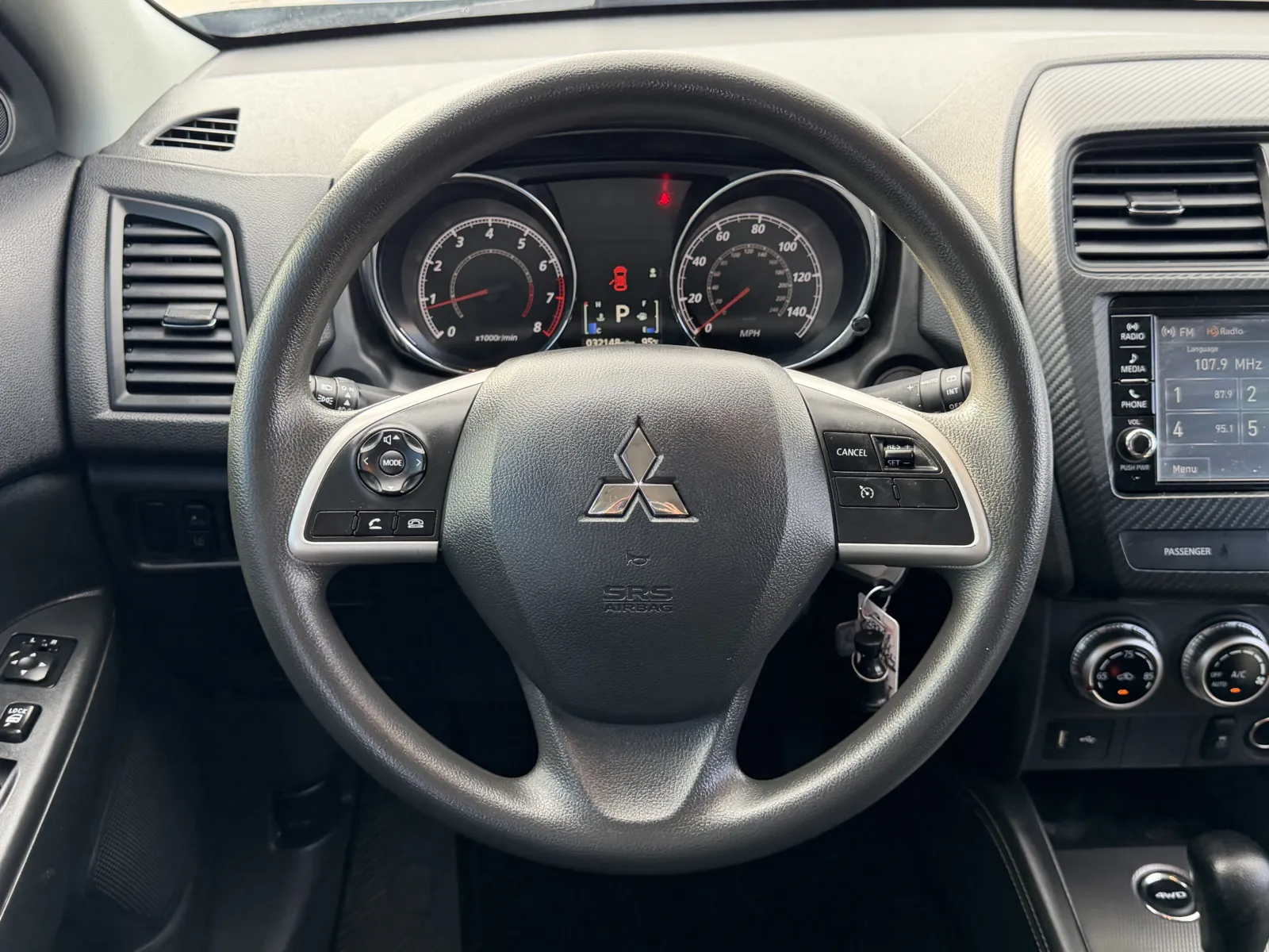 Mitsubishi Outlander Sport photo 12