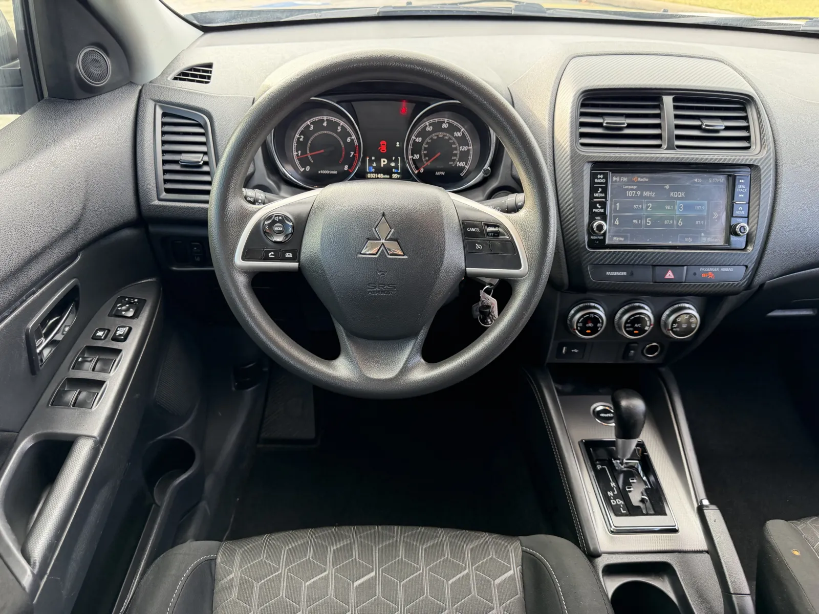 Mitsubishi Outlander Sport photo 11