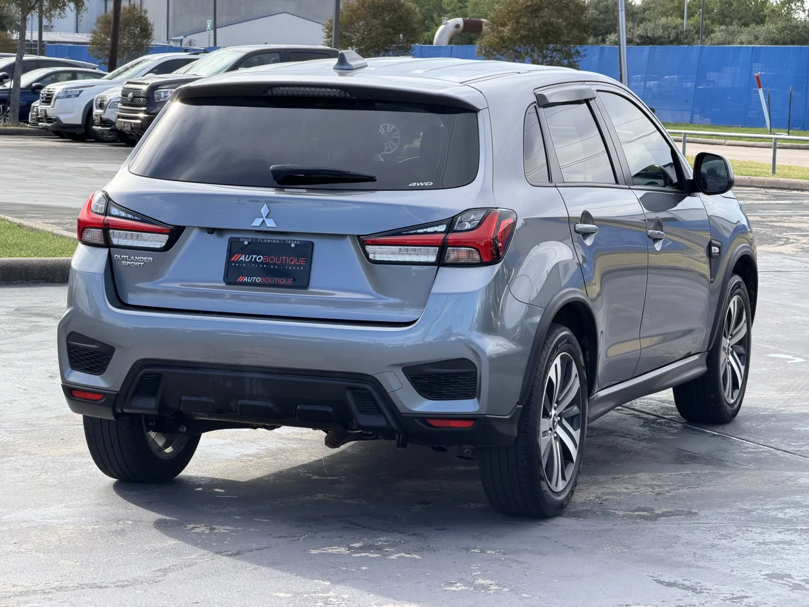 Mitsubishi Outlander Sport photo 8